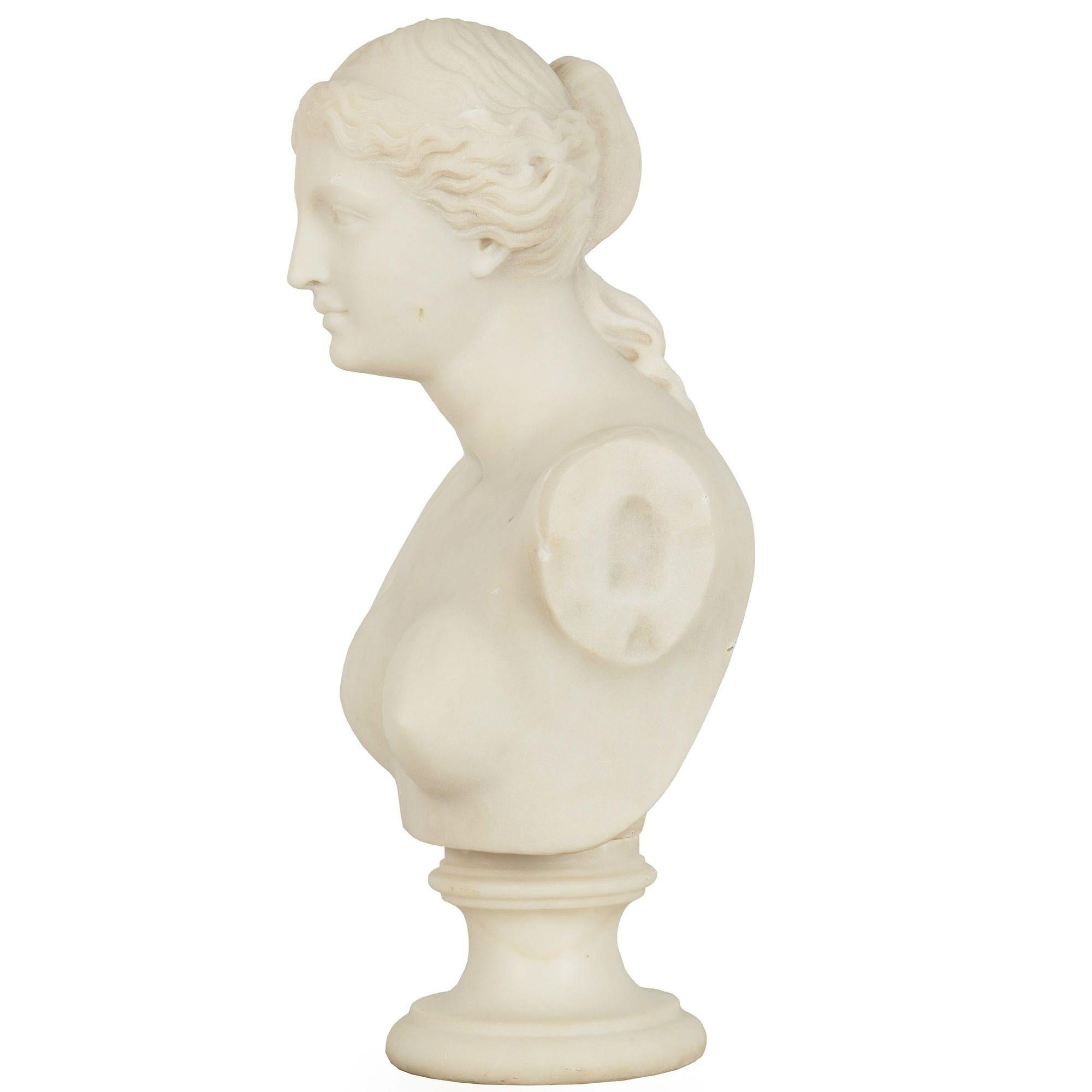 Italian Grand Tour Carved Alabaster Bust of Venus of Milo, 20th century For Sale 1