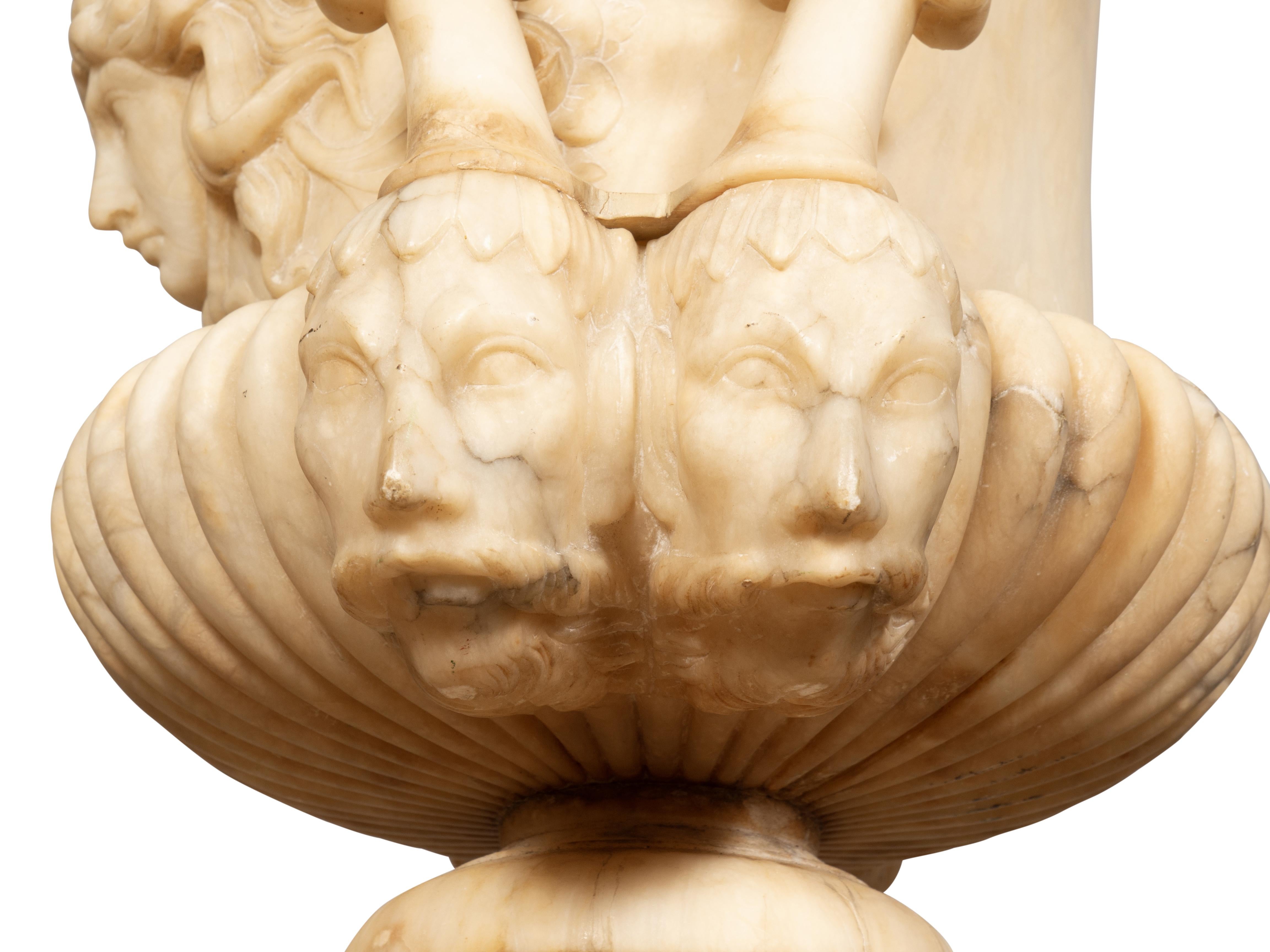Urne en albâtre sculptée Italian Grand Tour en vente 3