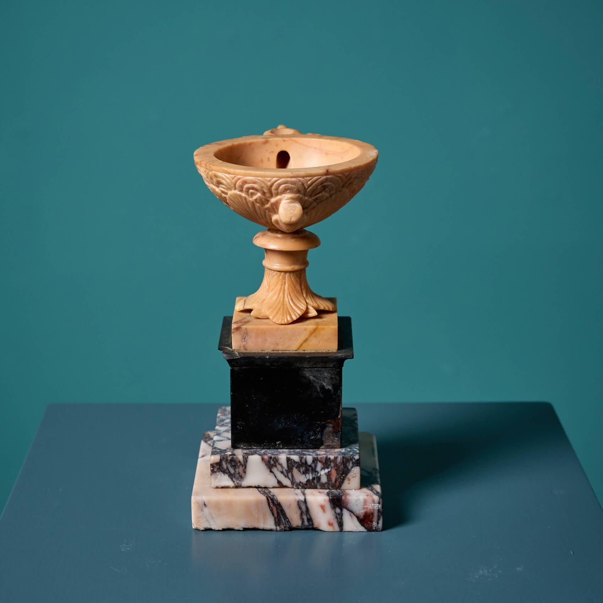 XIXe siècle Modèle italien d'une lampe à huile romaine Grand Tour en vente