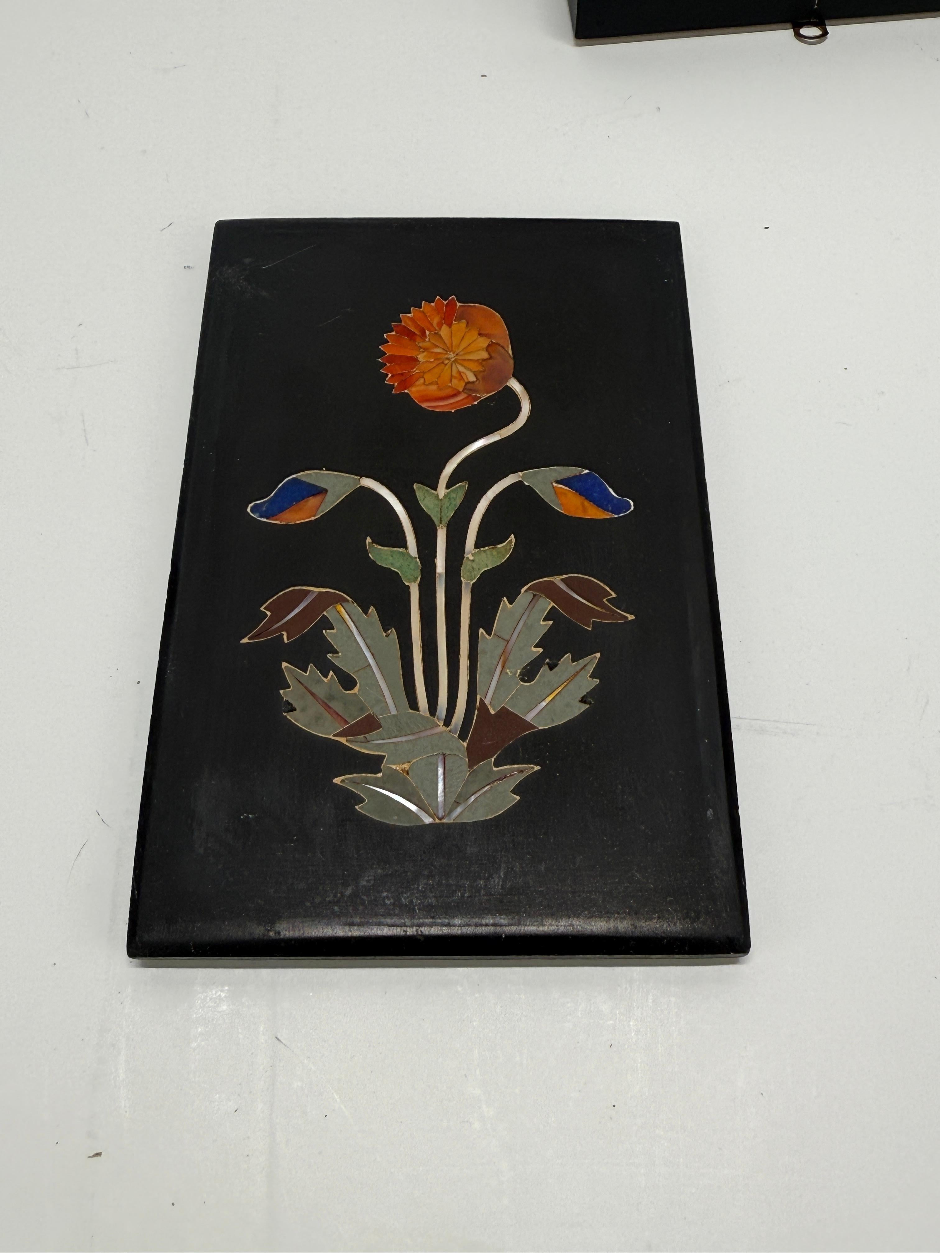 Panneau floral en pietra dura du Grand Tour italien, 19e siècle en vente 3