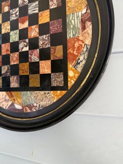 Specimen italiano Grand Tour Scacchiera circolare in marmo Pietra Dura XIX C.
