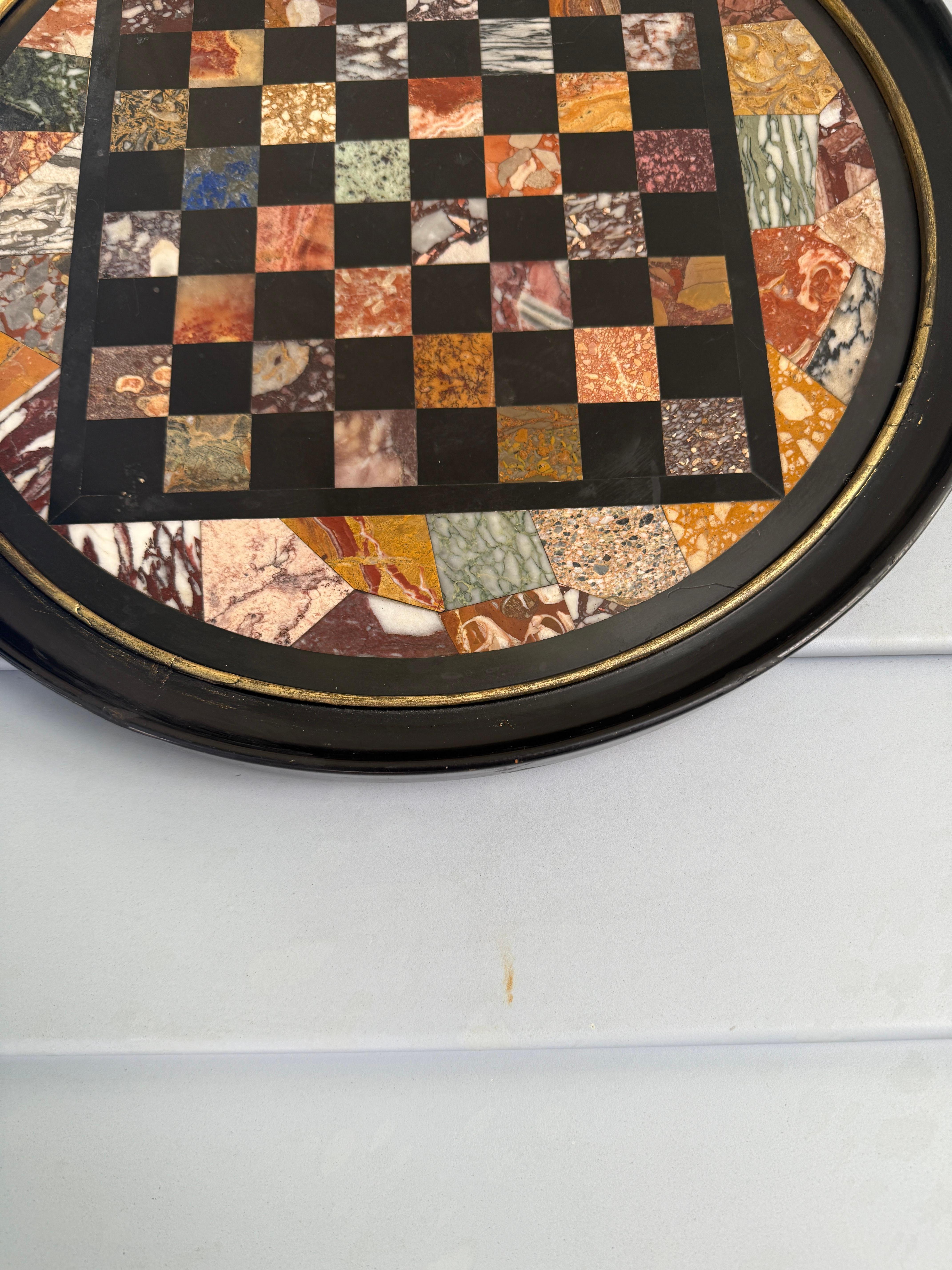 italien Italian Grand Tour Specimen Marble Circular Chessboard Plaque Pietra Dura 19th C en vente