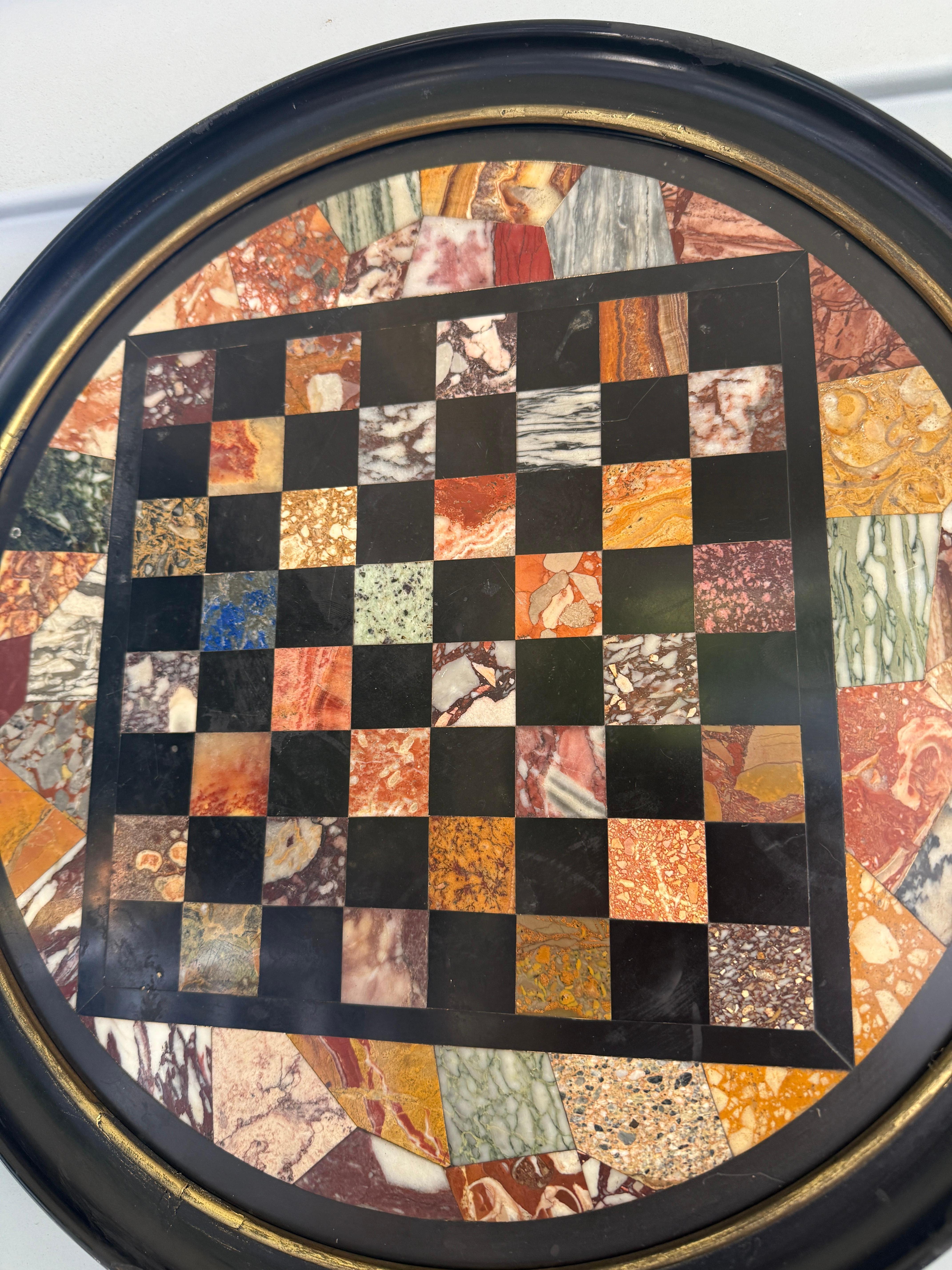 Marbre Italian Grand Tour Specimen Marble Circular Chessboard Plaque Pietra Dura 19th C en vente
