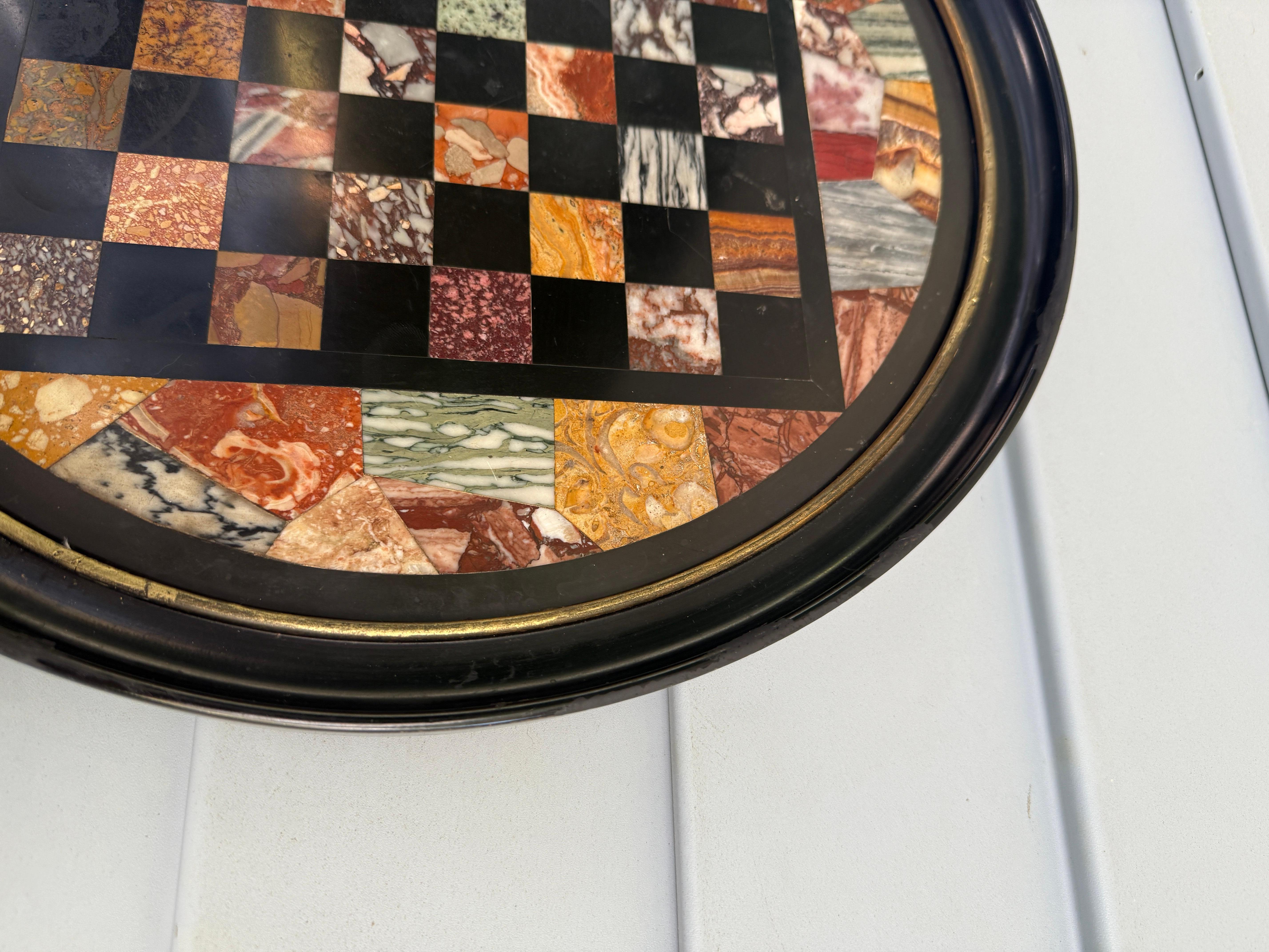 Italian Grand Tour Specimen Marble Circular Chessboard Plaque Pietra Dura 19th C en vente 1