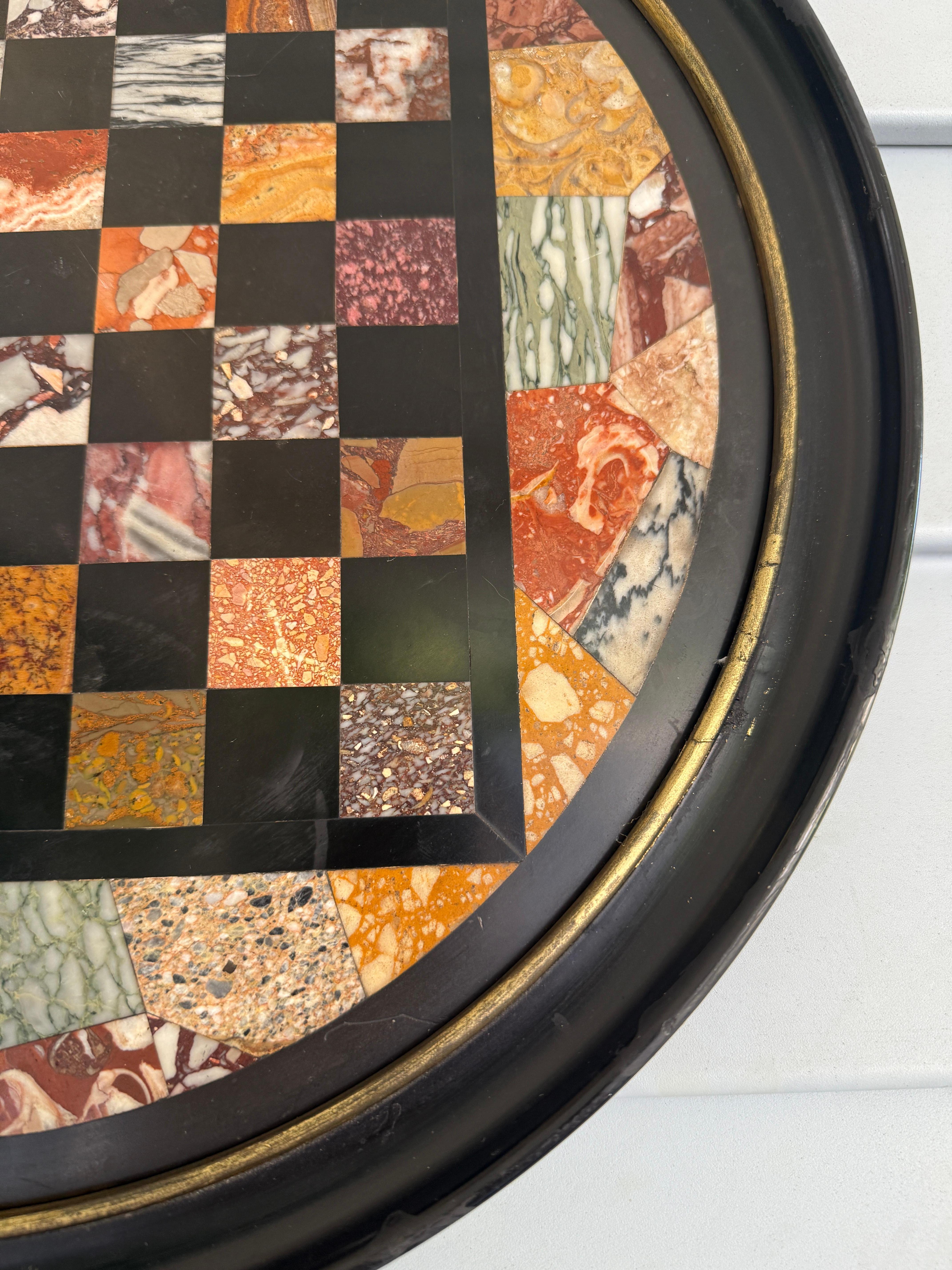Italian Grand Tour Specimen Marble Circular Chessboard Plaque Pietra Dura 19th C en vente 2