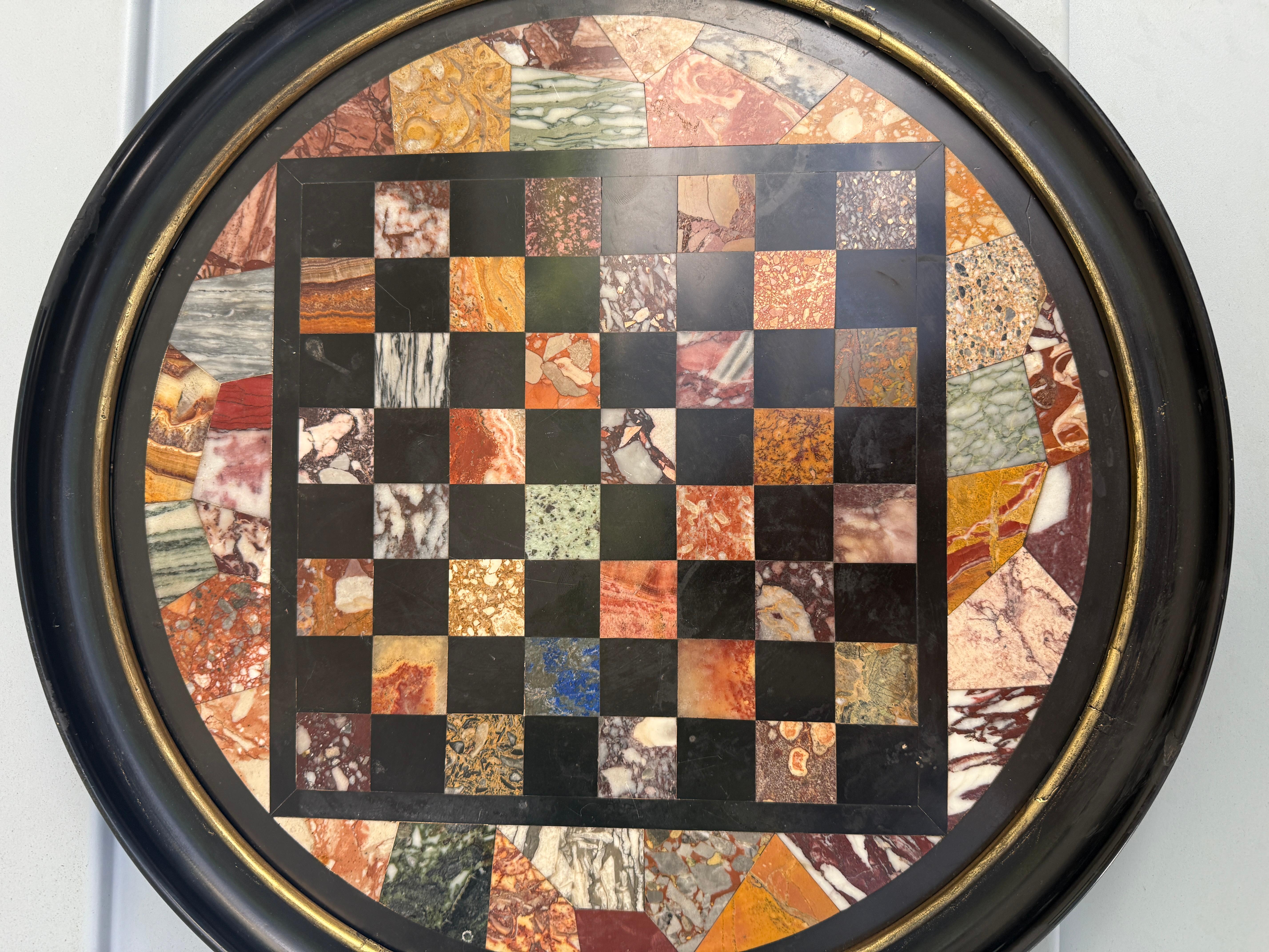 Italian Grand Tour Specimen Marble Circular Chessboard Plaque Pietra Dura 19th C en vente 3
