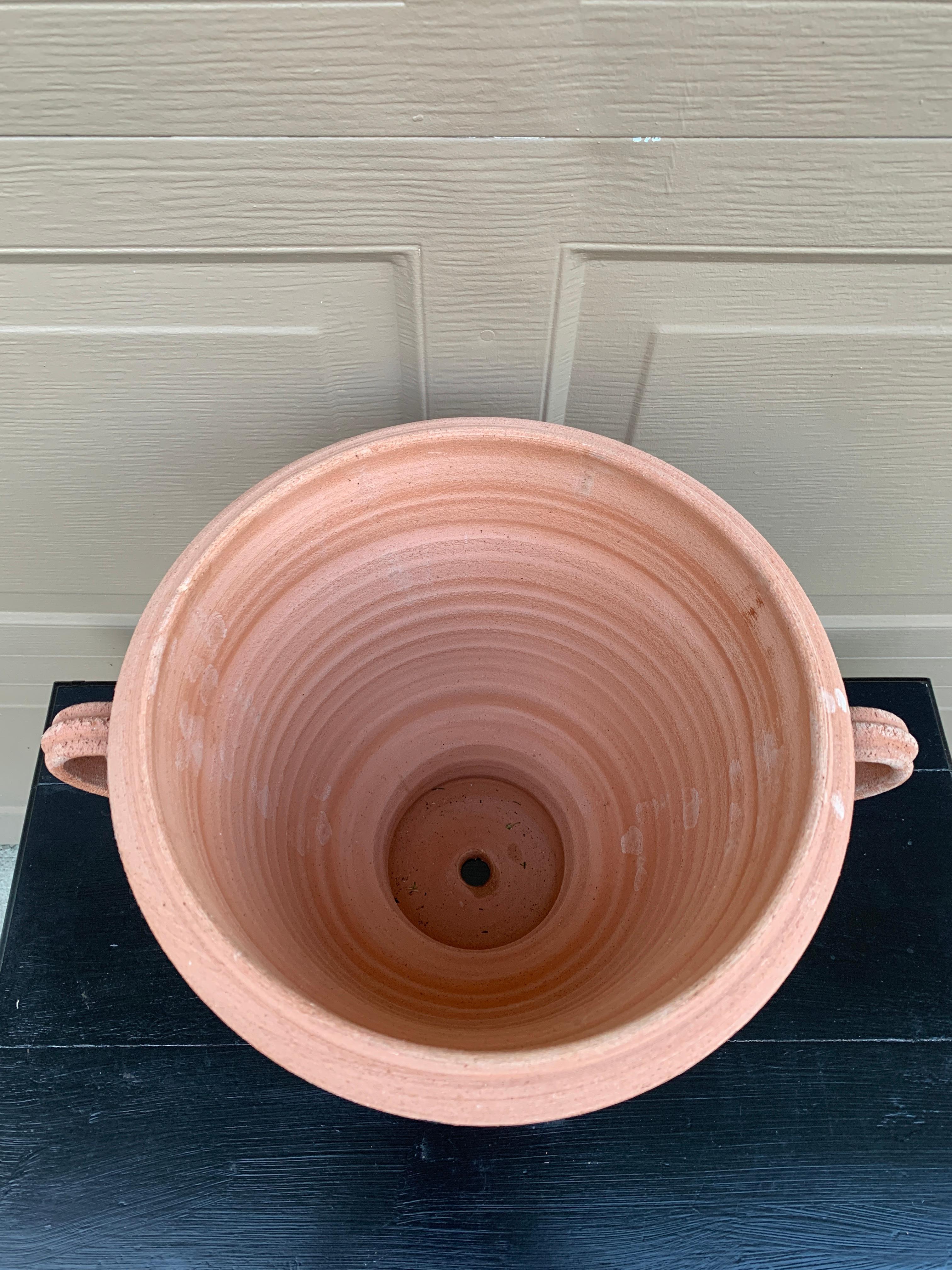 XXI secolo e contemporaneo Fioriera classica in terracotta in stile Grand Tour italiano in vendita