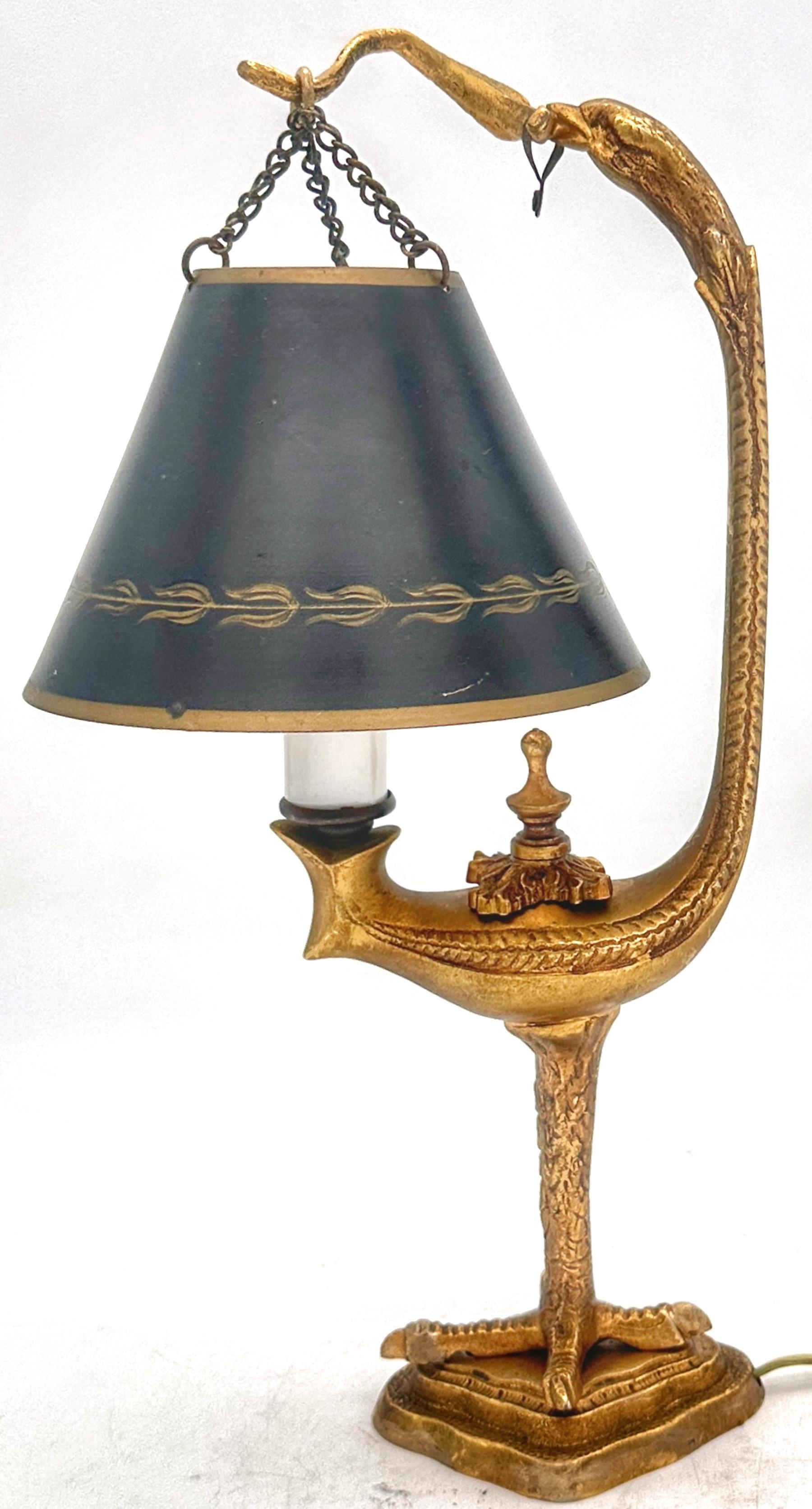 Italienische Lampe aus vergoldeter Bronze und Zinn im Grand-Tour-Stil nach der römischen Antike (Vergoldet) im Angebot