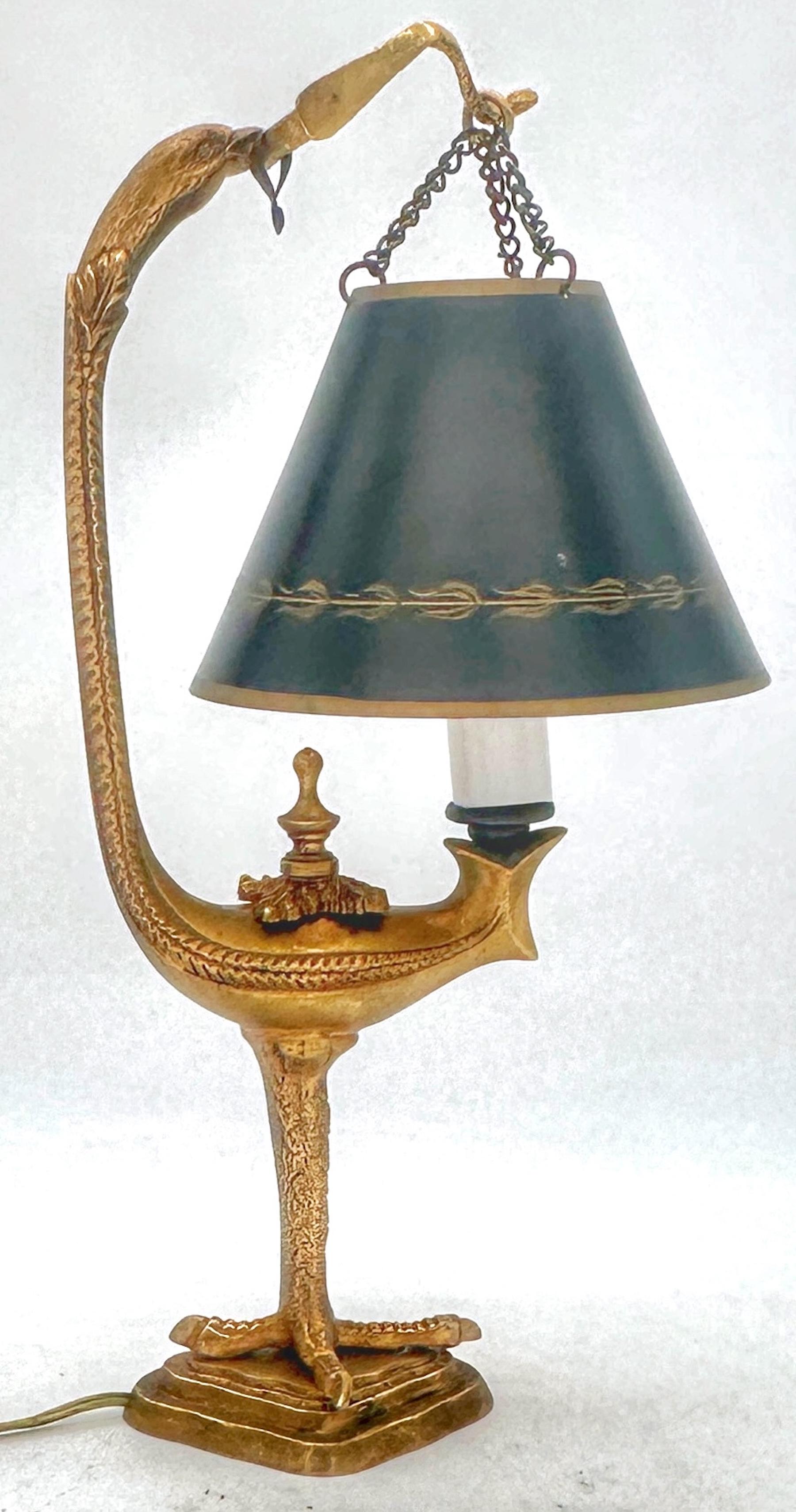Italienische Lampe aus vergoldeter Bronze und Zinn im Grand-Tour-Stil nach der römischen Antike im Zustand „Gut“ im Angebot in West Palm Beach, FL