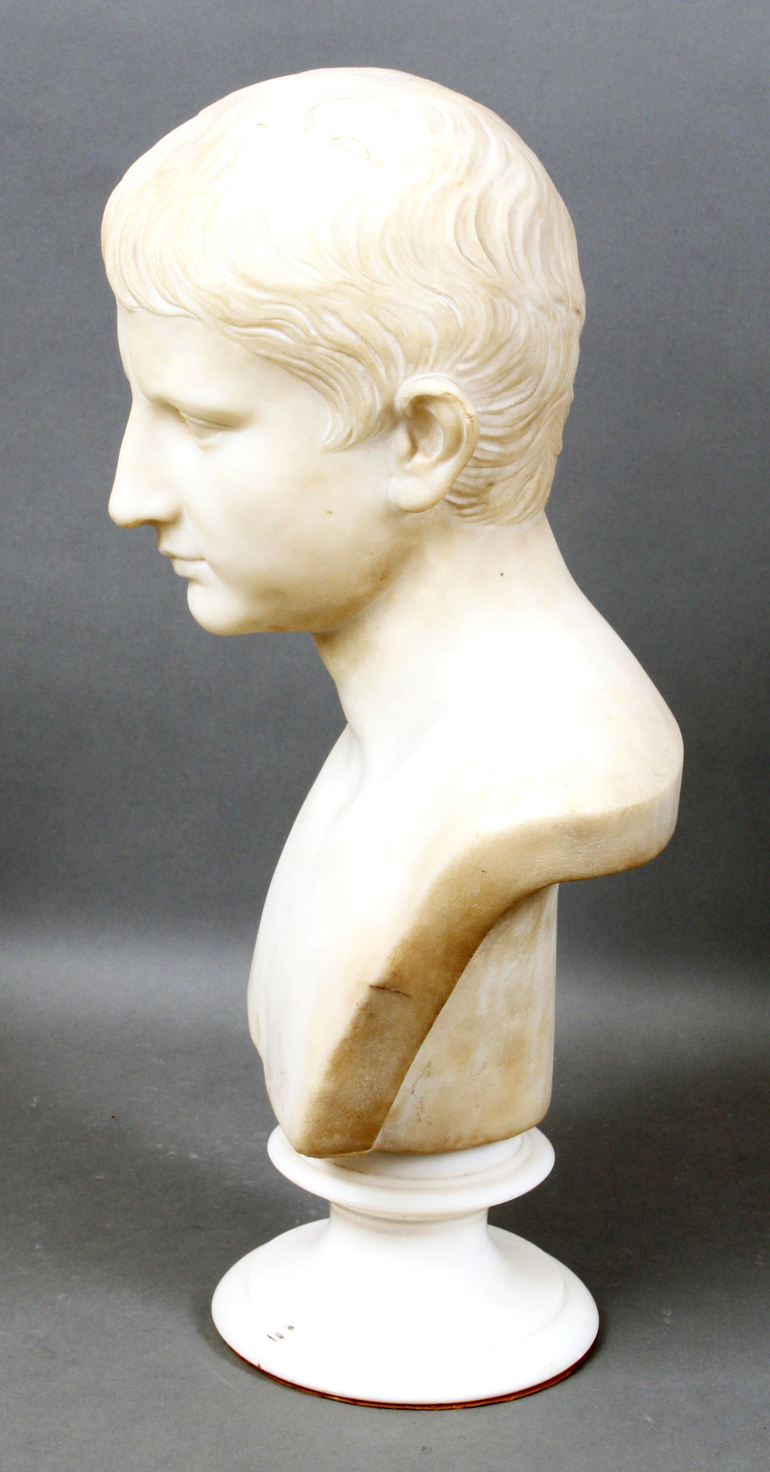 Italiano Busto di Cesare Augusto in marmo bianco del Grand Tour italiano in vendita