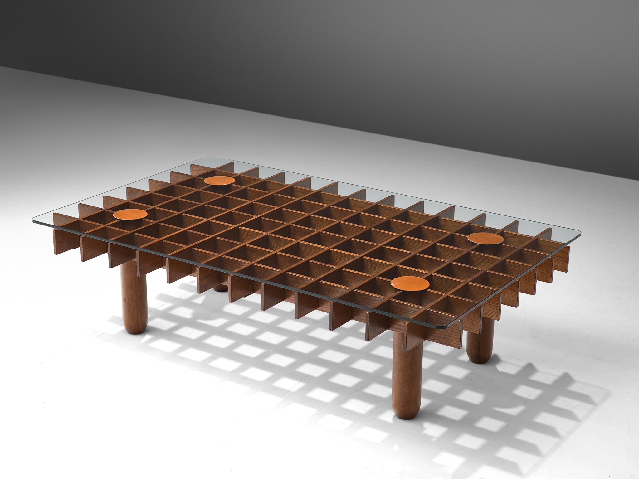 Cocktail table, oak and glass, Italy, 1970s

This table features only horizontal and vertical lines, following the Japanese philosophy of architecture. The designer was clearly inspired by this specific design. The simplicity combined with the