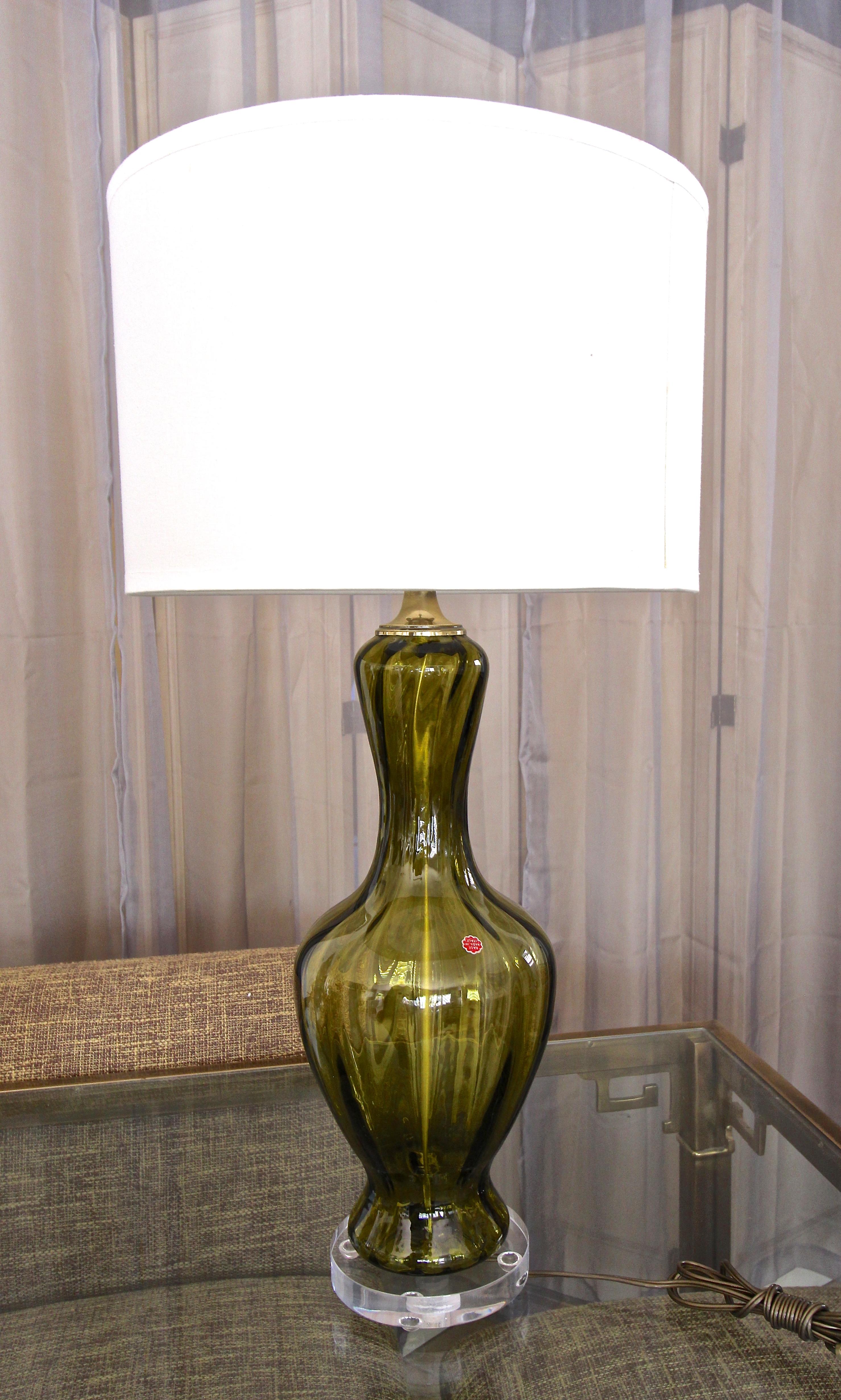 Murano hand blown glass absinthe green colored table lamp, on custom acrylic base with brass fittings. Newly wired with new 3-way brass socket and cord. Overall height glass top of socket 24