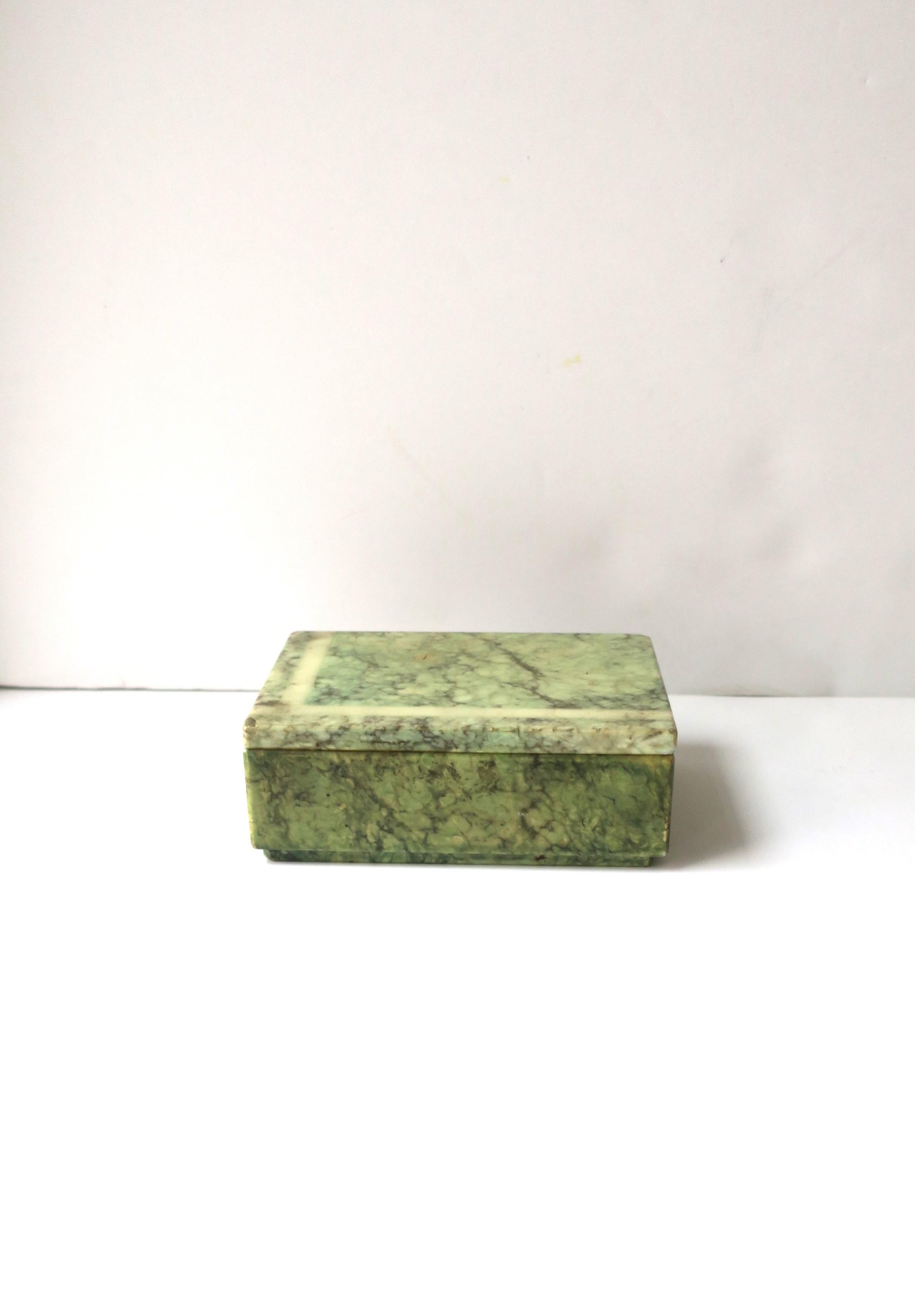 Dyed Italian Green Alabaster Marble Jewelry or Decorative Box, circa 1970s For Sale