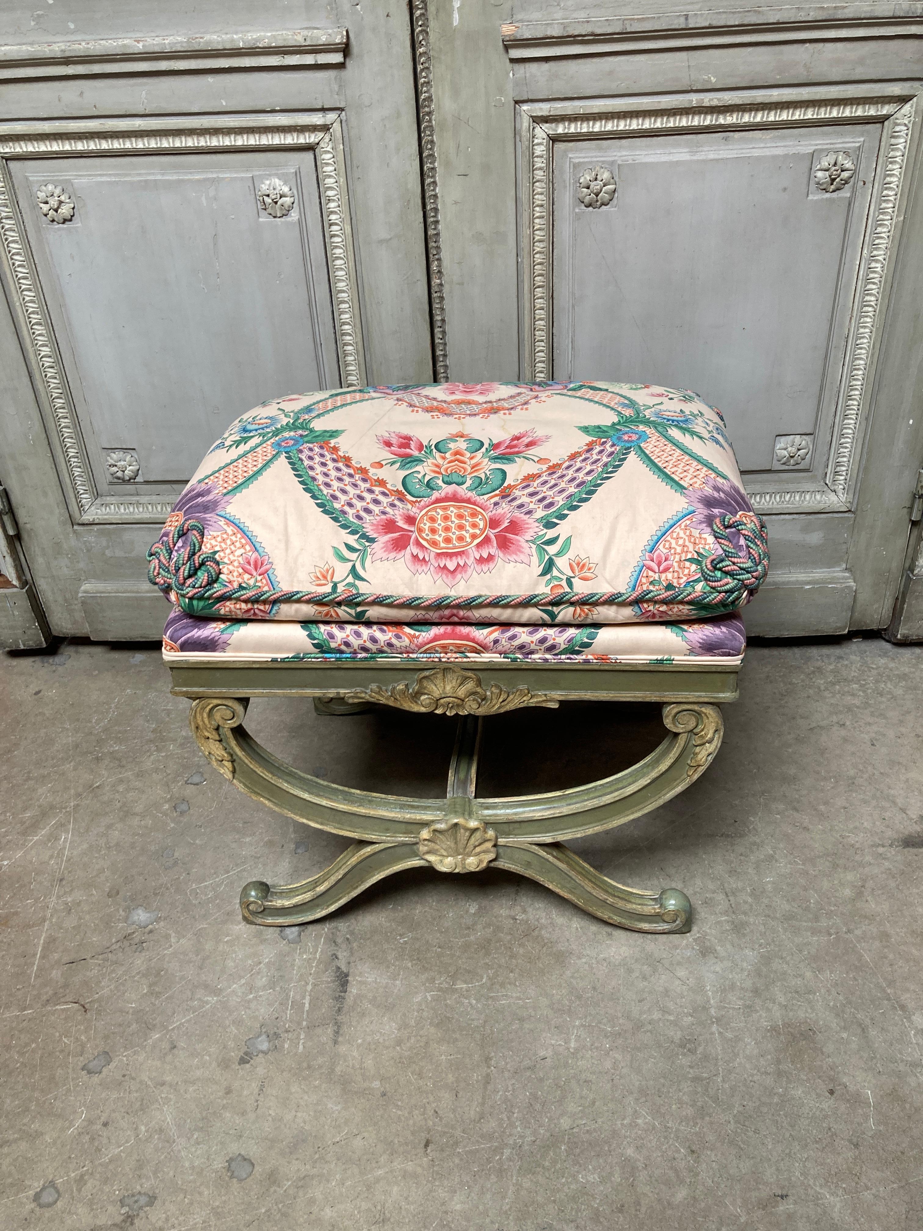 Italian Green and Cream Painted Stool with a Shell Motif 1