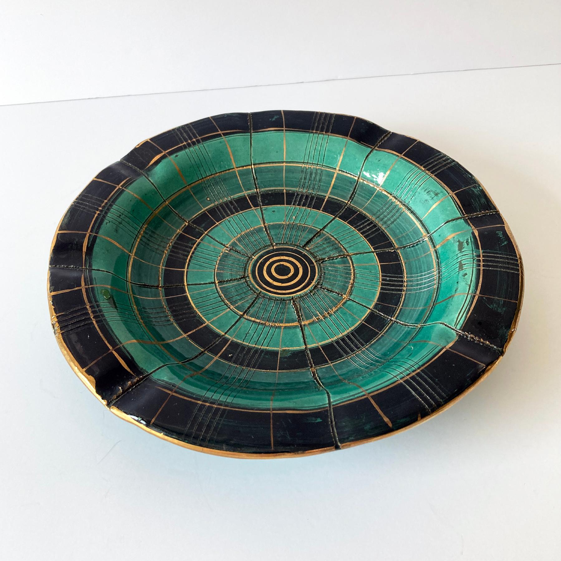 Plato centro de mesa geométrico italiano verde y dorado Vide Poche Mediados de siglo 1960 Italiano