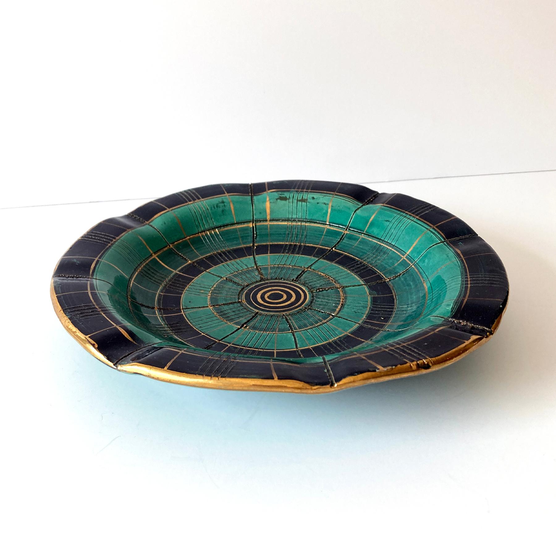 Plato centro de mesa geométrico italiano verde y dorado Vide Poche Mediados de siglo 1960 Glaseado