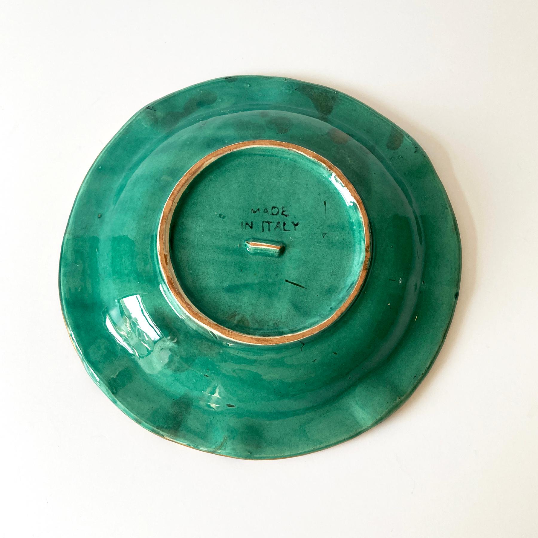 Plato centro de mesa geométrico italiano verde y dorado Vide Poche Mediados de siglo 1960 en Bueno Estado en New York, NY