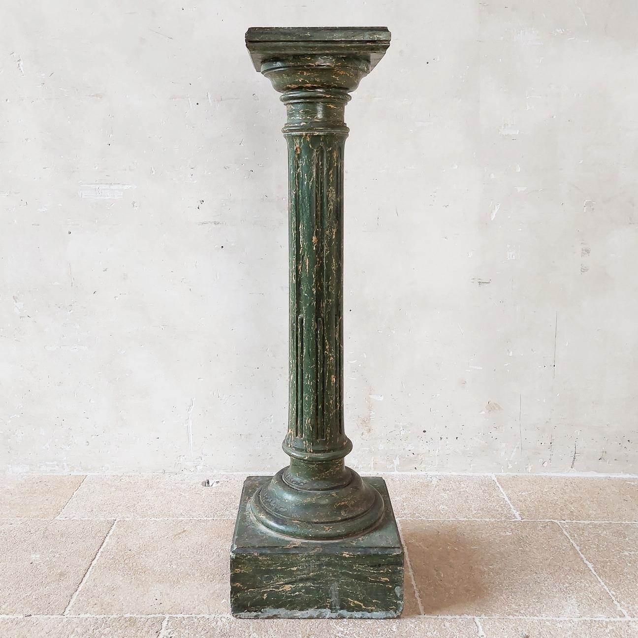 Pedestal Scaglioga Verde Faux Marbre Italiano siglo XX en venta