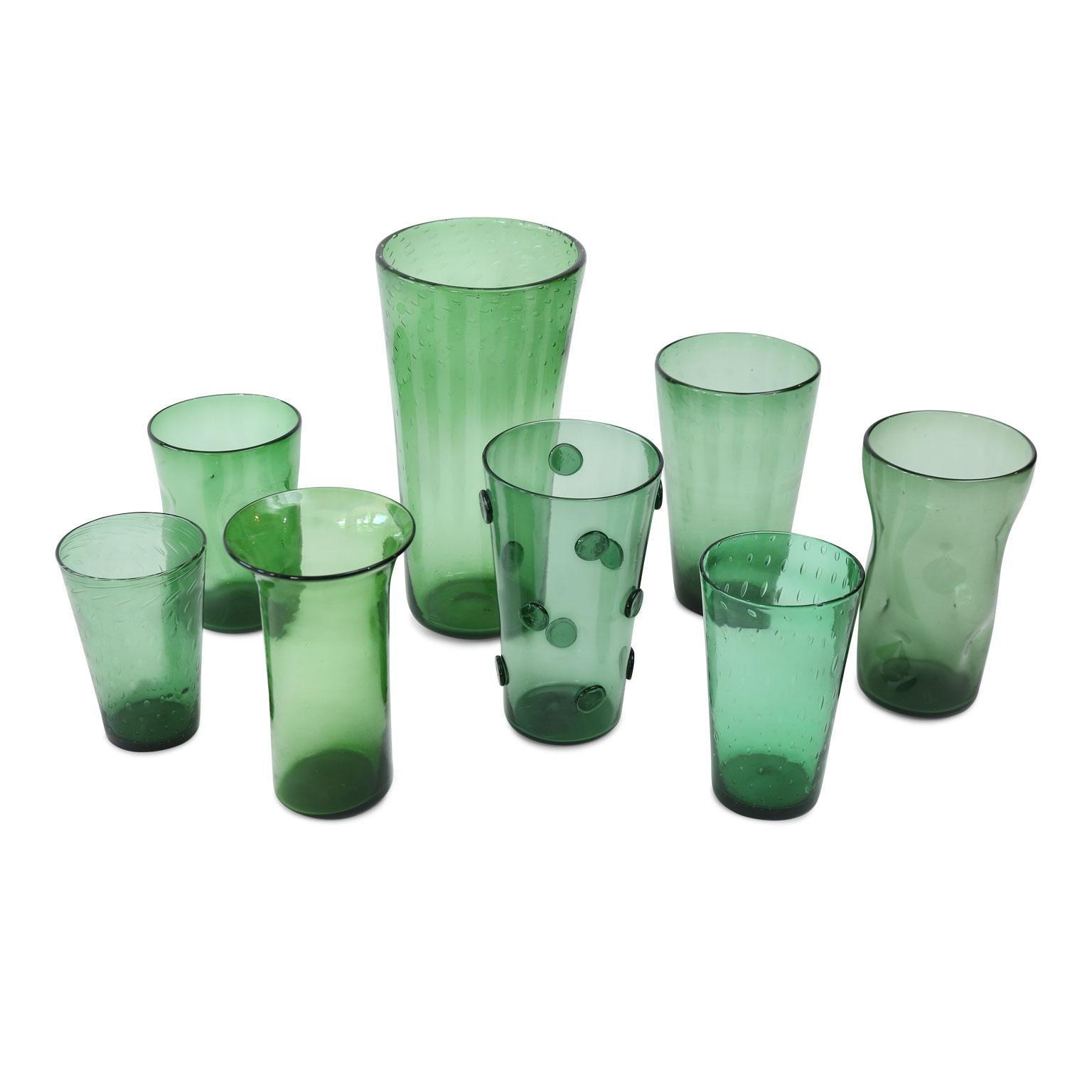 Italienische Vase aus grünem italienischem Glas (Mitte des 20. Jahrhunderts) im Angebot