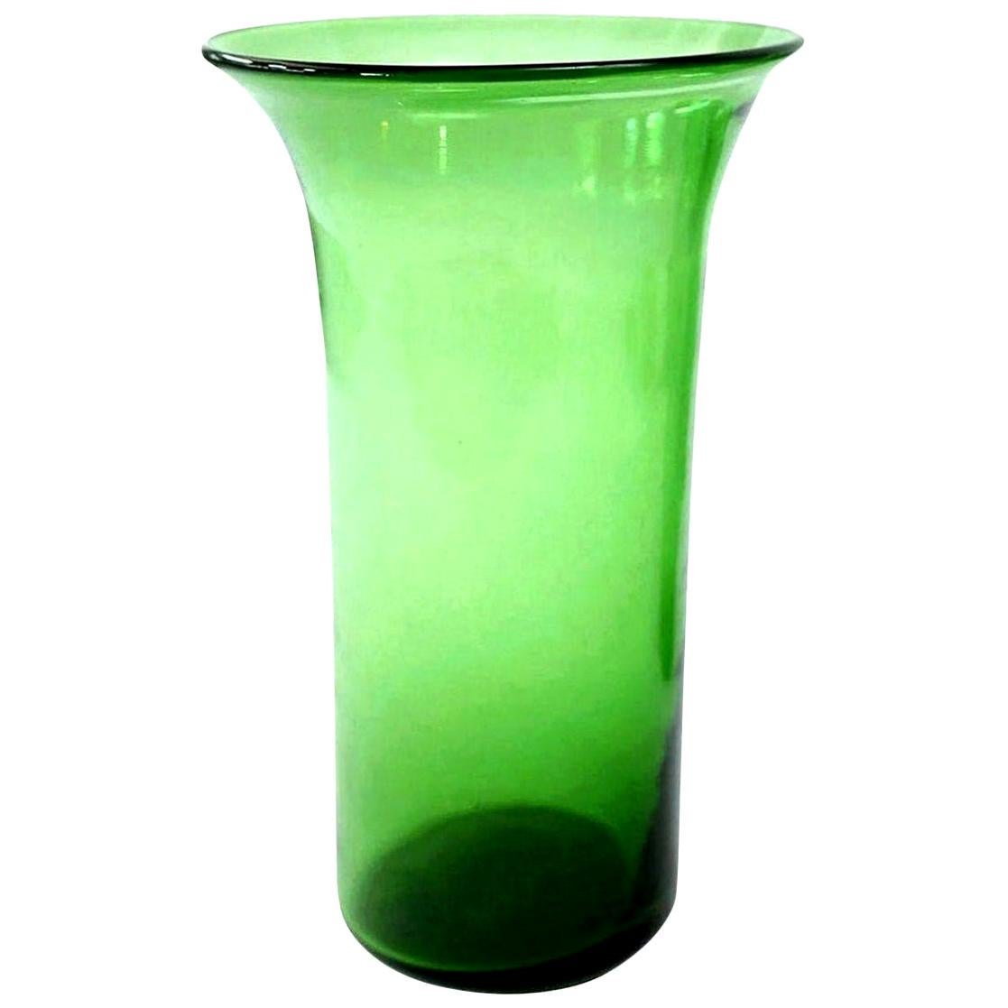 Italian Green Glass Vase In Excellent Condition In Houston, TX