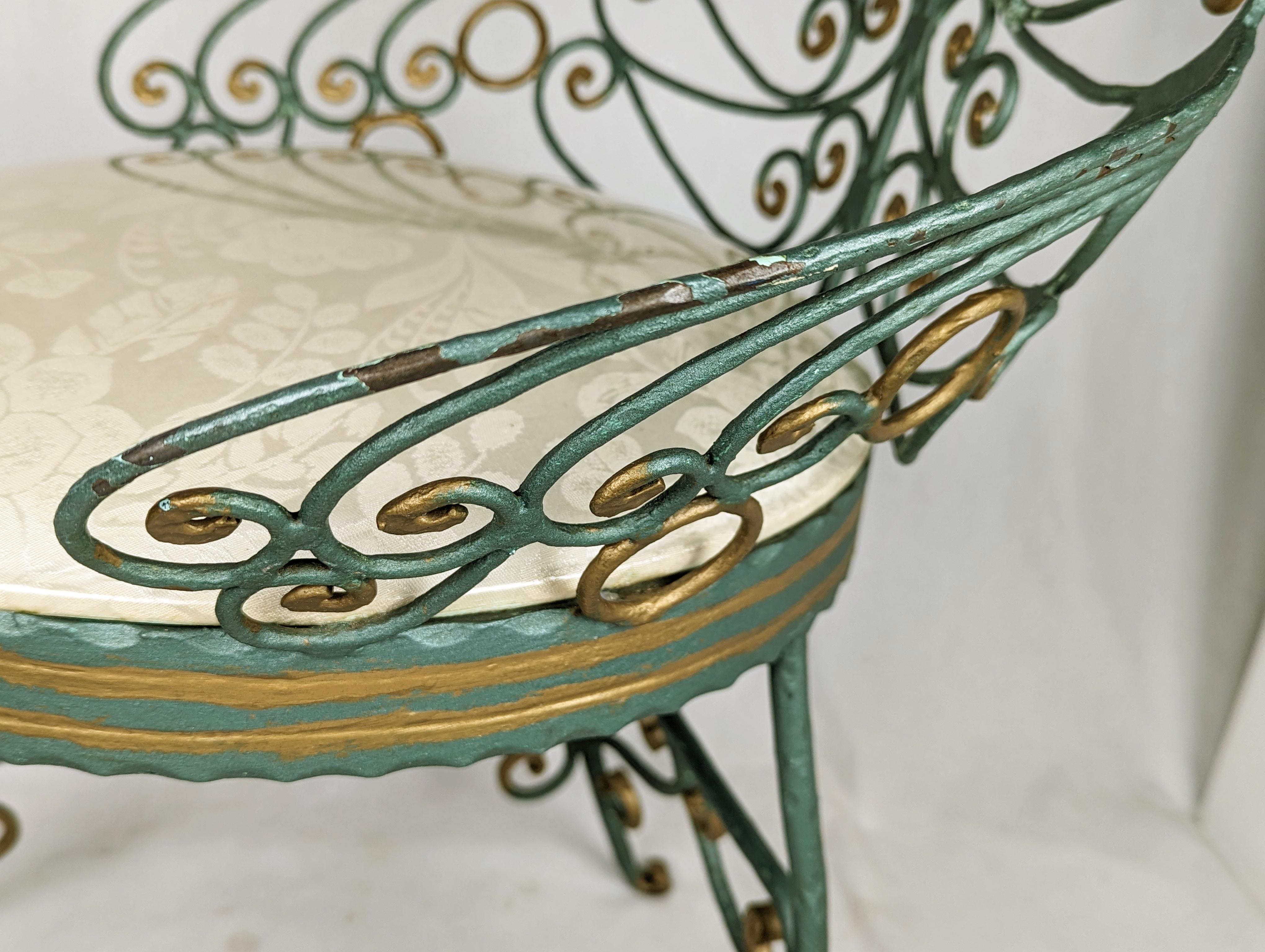 Tissu Chaise paon en fer forgé italien vert et or du milieu du siècle en vente