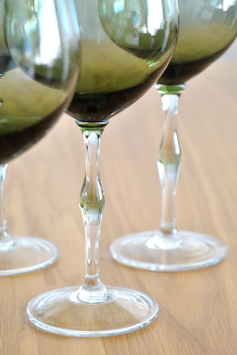 Italian Green Hand-Blown Stemmed Wine Glasses, Set of Six, 1960s In Excellent Condition For Sale In Miami, FL