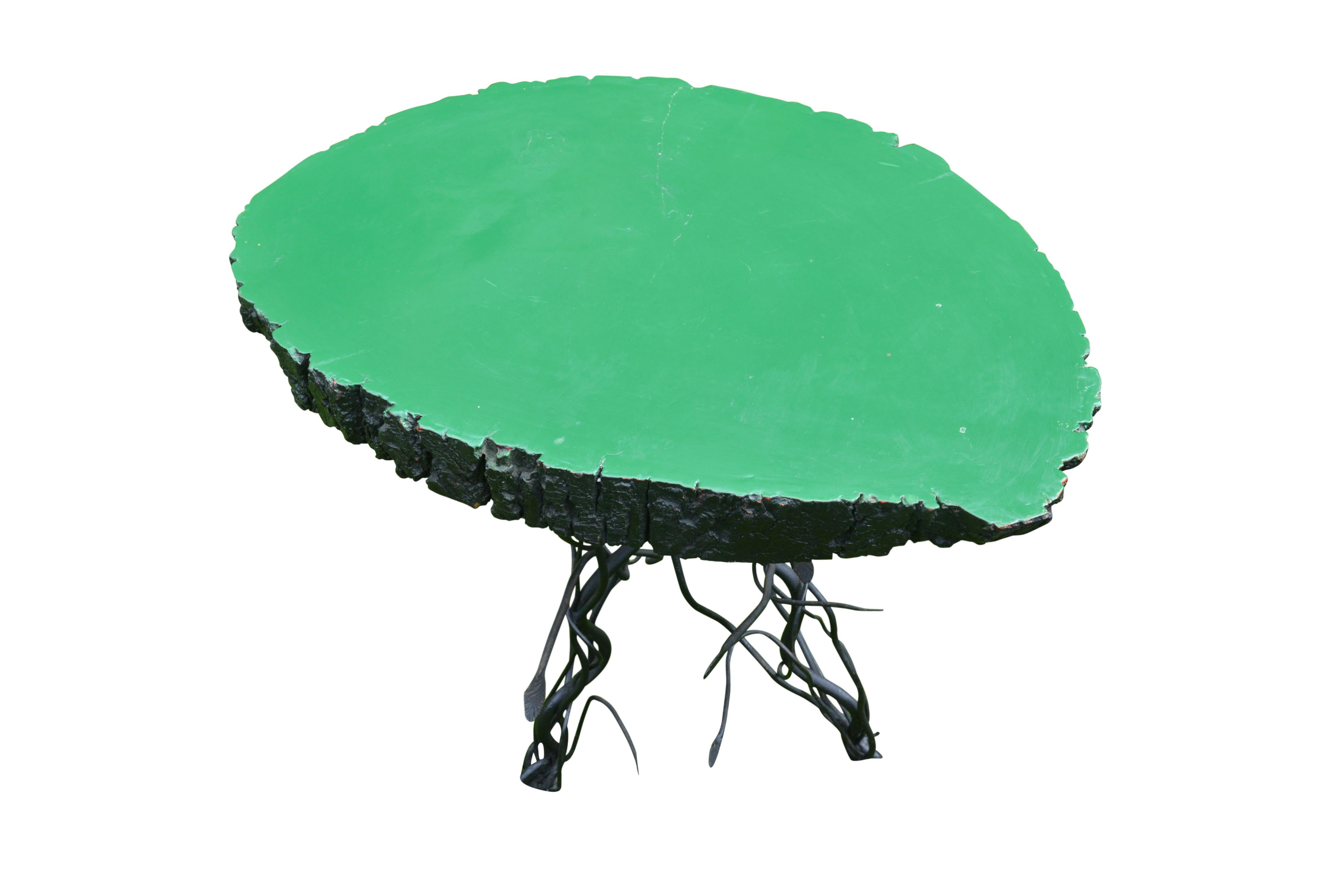 Italian Green Lacquered on Iron Base Side Table, circa 1970 In Good Condition For Sale In Sint-Kruis, BE