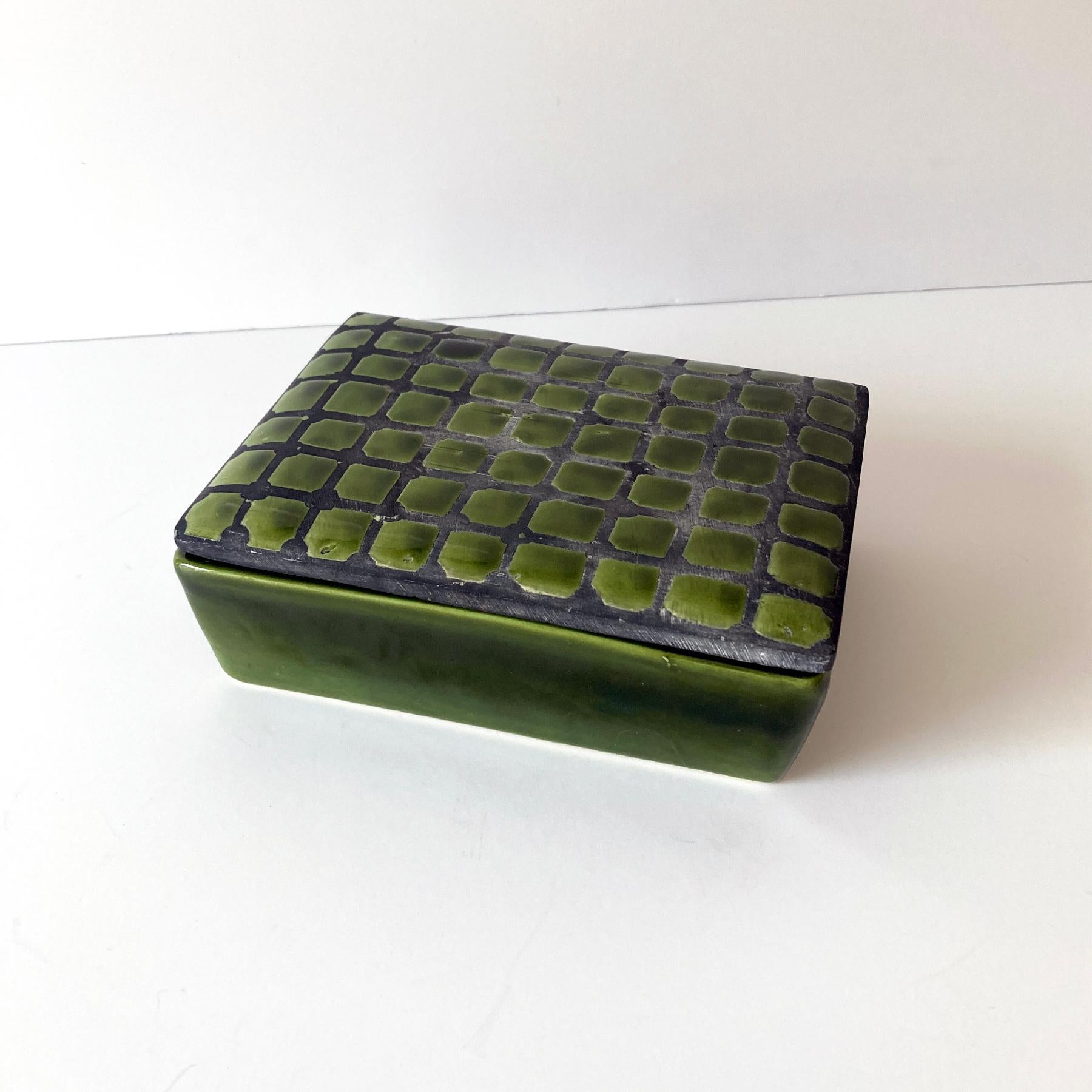 Mid-Century Modern Italian Green Lidded Ceramic Box, 1960s