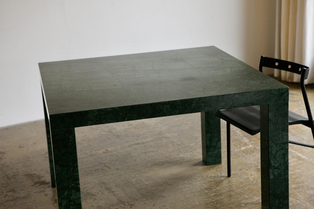 Table de salle à manger italienne en marbre vert en vente 6