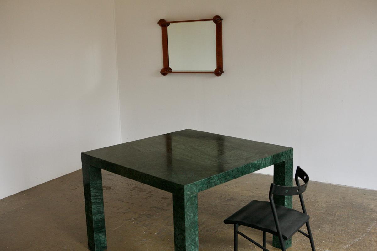 Table de salle à manger italienne en marbre vert en vente 7