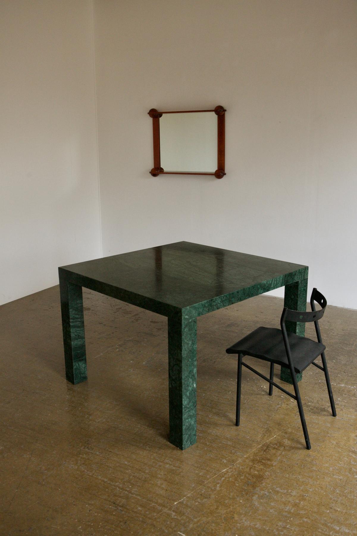 Table de salle à manger italienne en marbre vert en vente 8