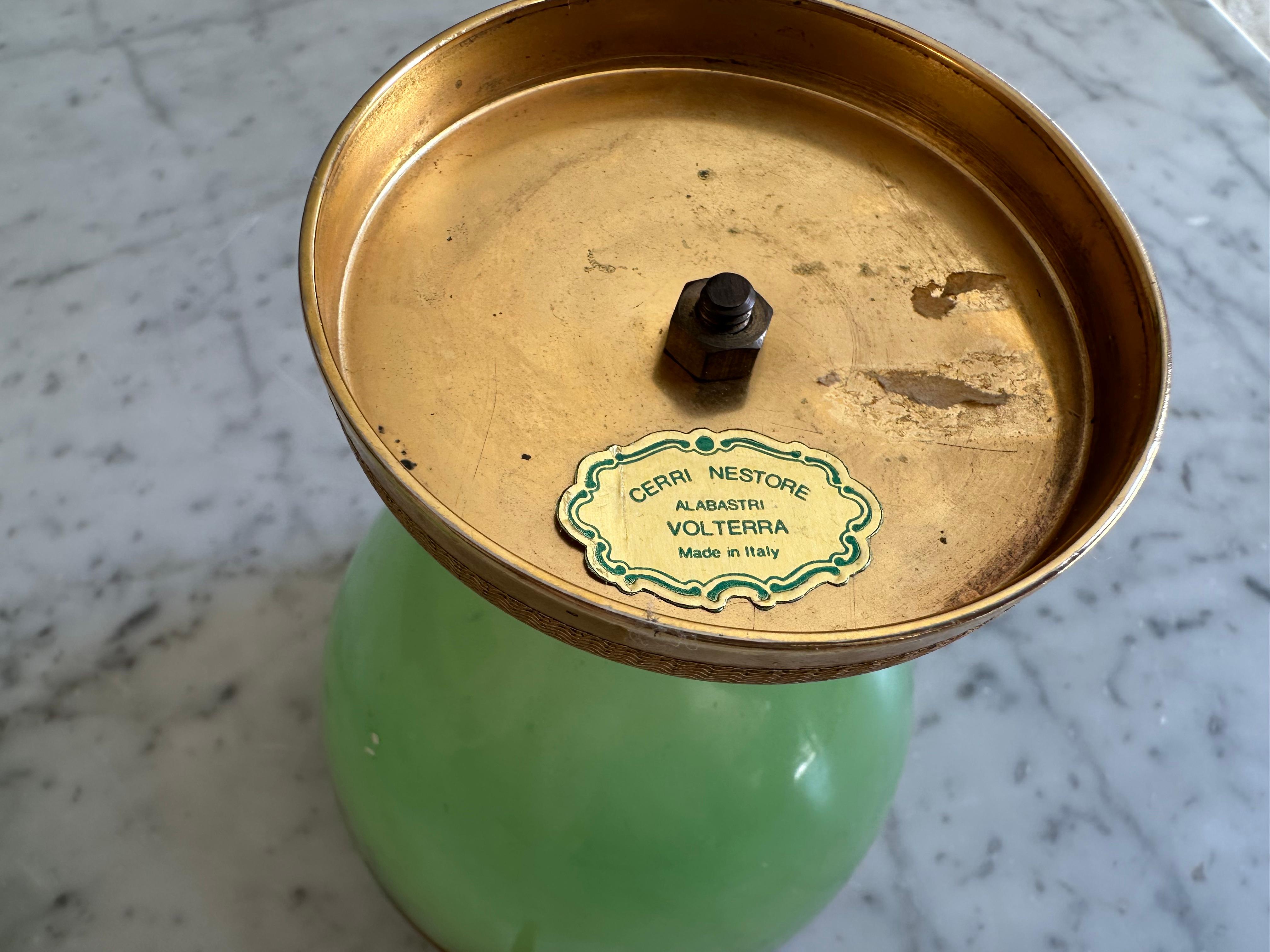 Bonbonnière italienne à couvercle en marbre vert et montures en laiton, début du 20e siècle en vente 8