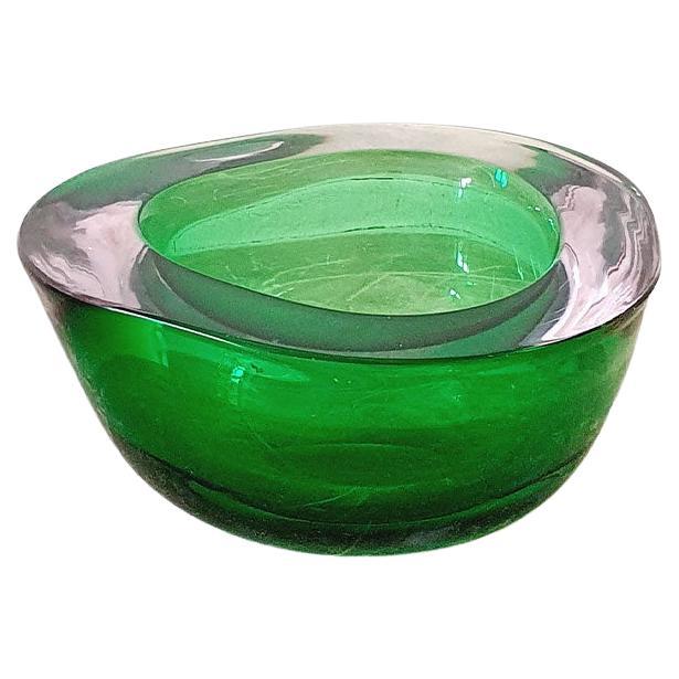 Italienische Schale aus grünem Muranoglas, mundgeblasen, 1960er-Jahre
