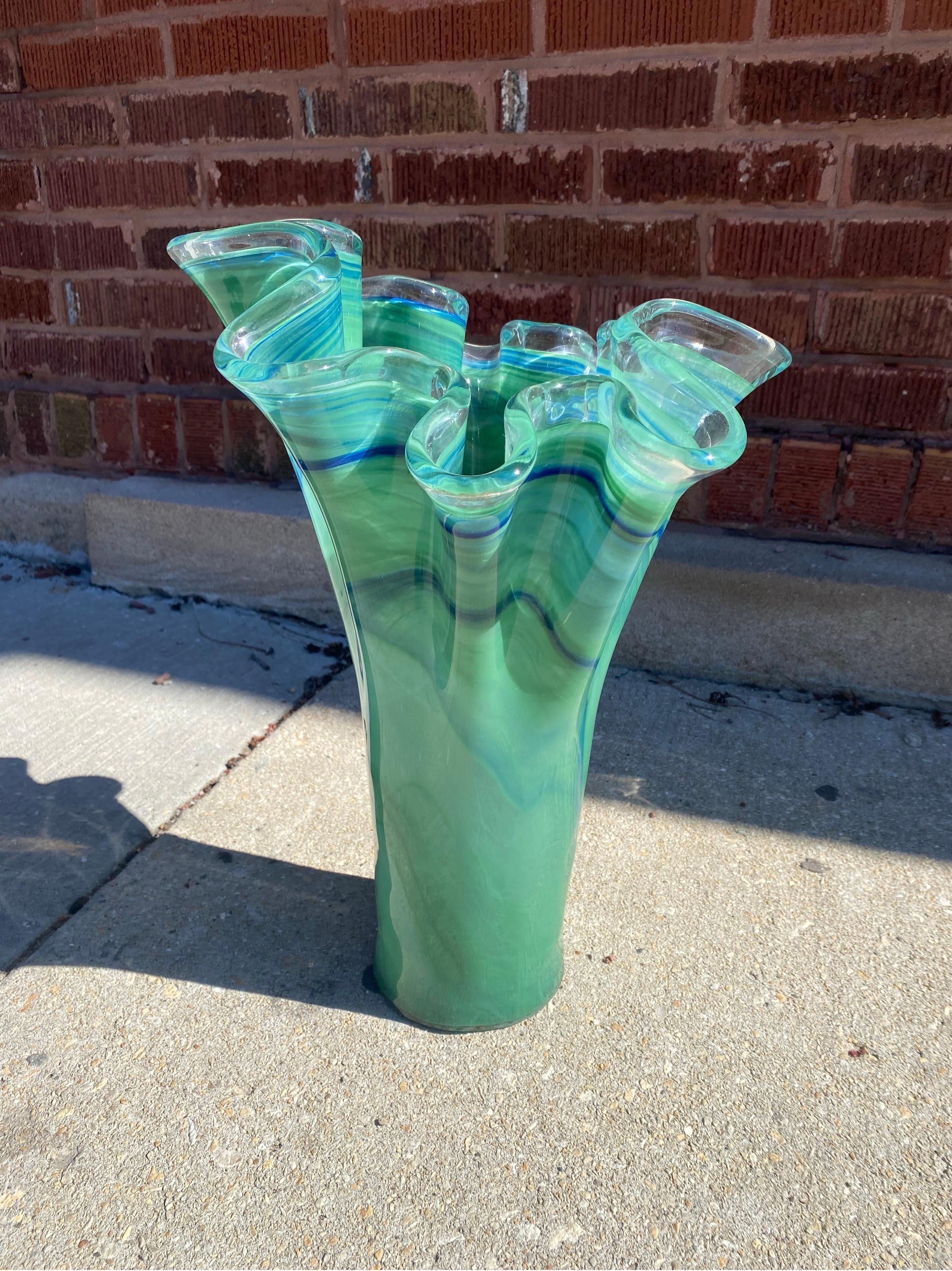 Italian Green Murano Glass Vase In Good Condition For Sale In Chicago, IL