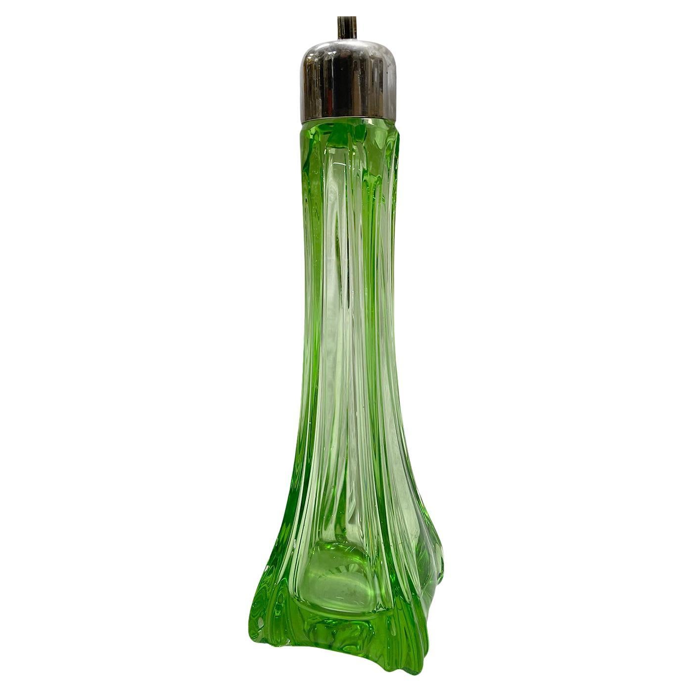 Italienische Lampe aus grünem Muranoglas im Angebot