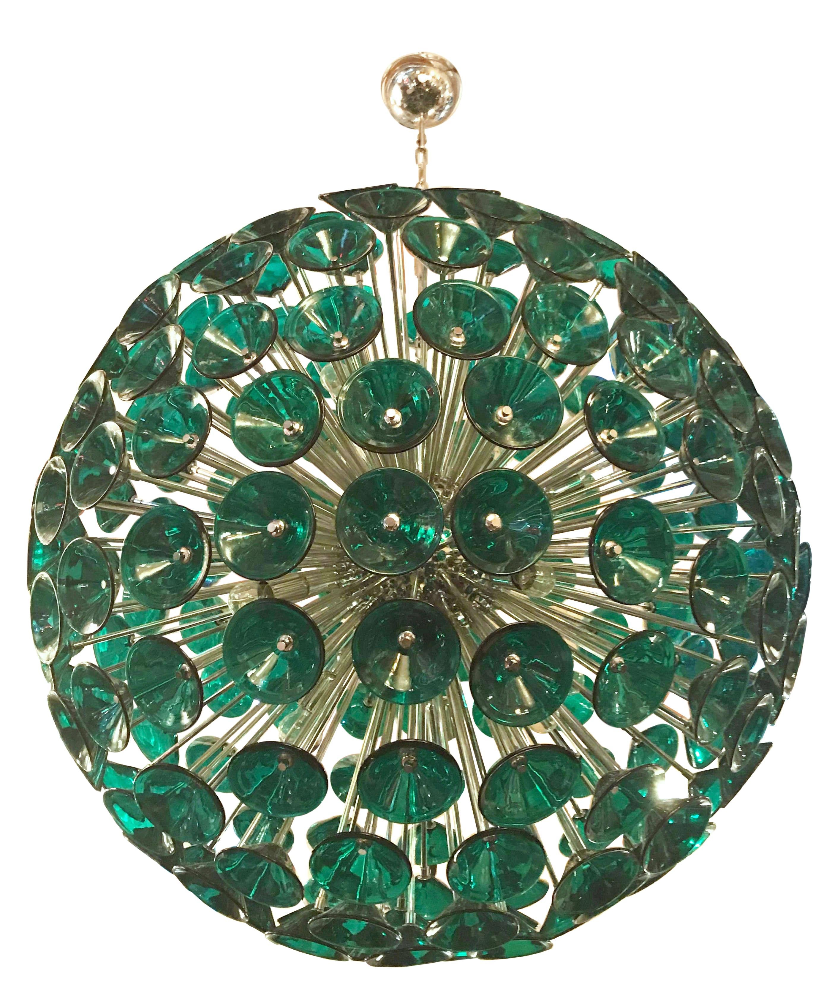 Vintage sputnik chandelier with 207 green Murano glass trumpets in the style of Vistosi on new metal frame by Fabio Ltd. available in chrome or 24k gold metal finish.
16 lights / E27 type / max 40W each
Diameter: 43 inches / Height: 43 inches
1 in
