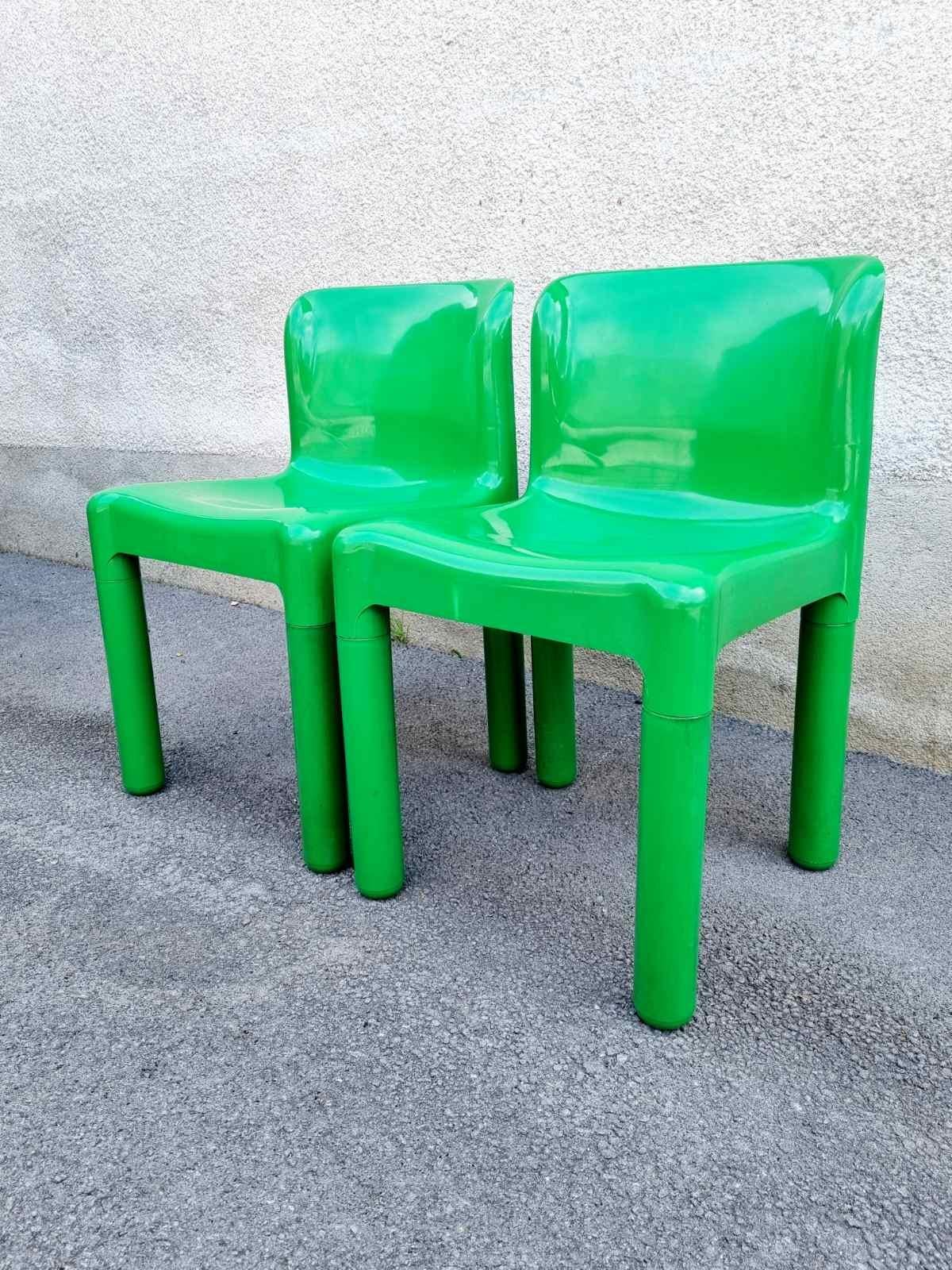 Late 20th Century Italian Green Plastic Chairs 4875 by Carlo Bartoli for Kartell, 70s, Pair