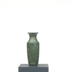 Italienische grüne Serpentinvase:: um 1950