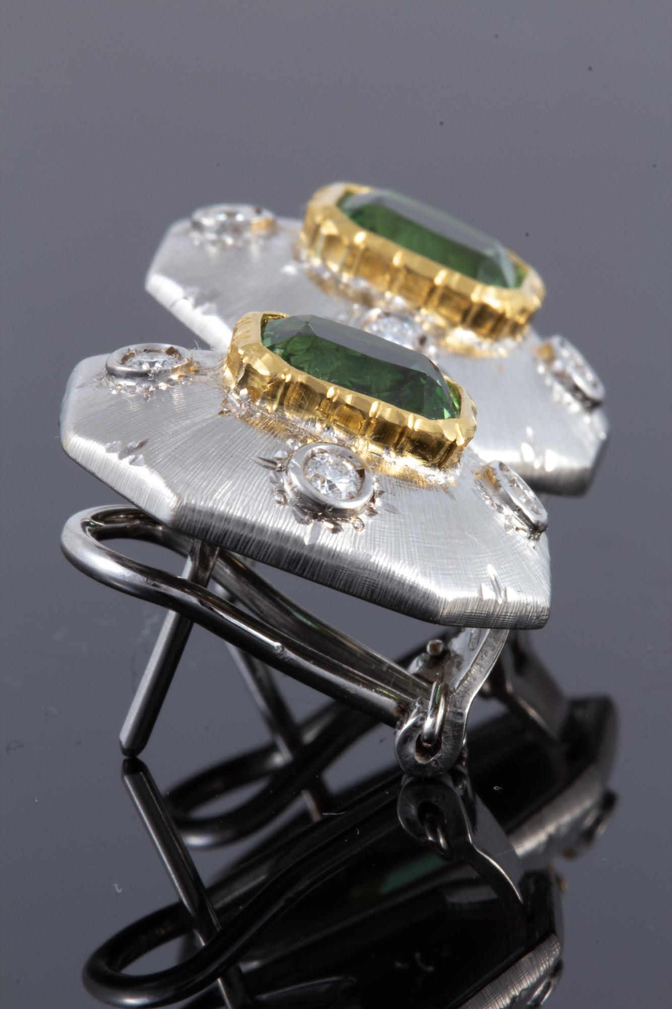 Italienische Florentiner Ohrringe aus grünem Turmalin und Diamanten  im Angebot 5