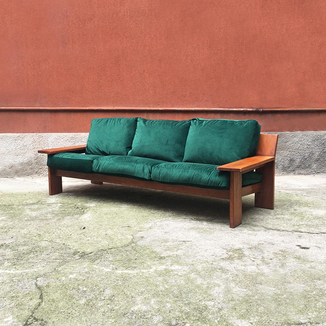 Italian Green Velvet and Wood Three-Seat Sofa Plinio by Plinio Il Giovane, 1975 7