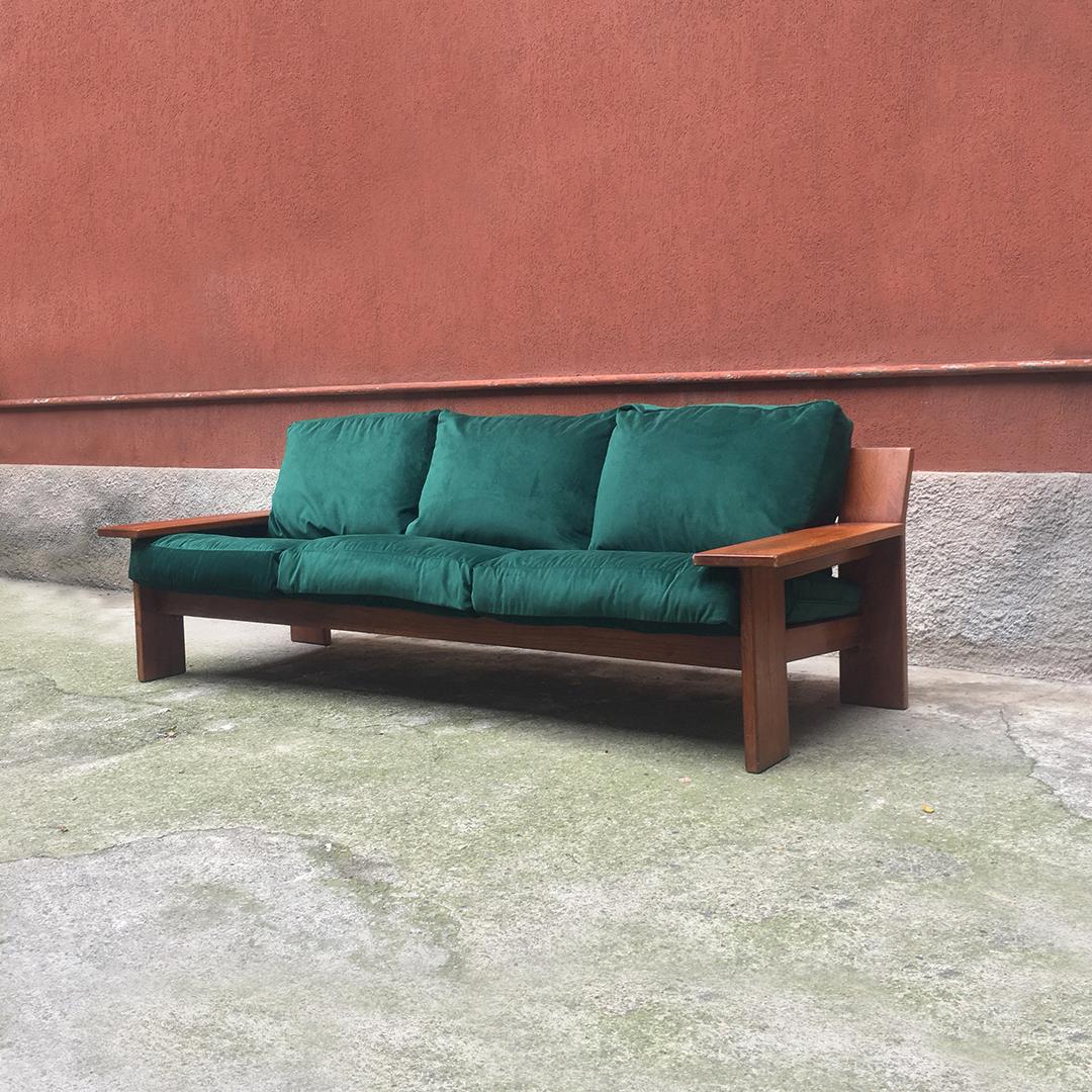 Italian green velvet and wood three-seat sofa Plinio by Plinio Il Giovane, 1975
Seat and back upholstered and covered with new forest green velvet and solid wood structure, three-seat sofa Plinio sofa produced by Plinio Il Giovane, designed in 1975