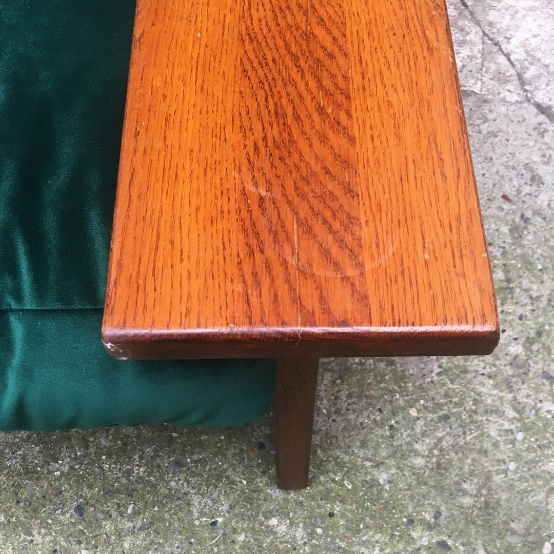 Italienisches dreisitziges Sofa Plinio aus grünem Samt und Holz von Plinio Il Giovane, 1975 1