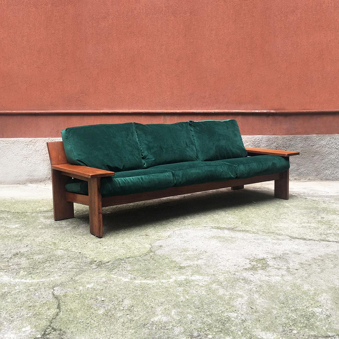 Italian Green Velvet and Wood Three-Seat Sofa Plinio by Plinio Il Giovane, 1975 3