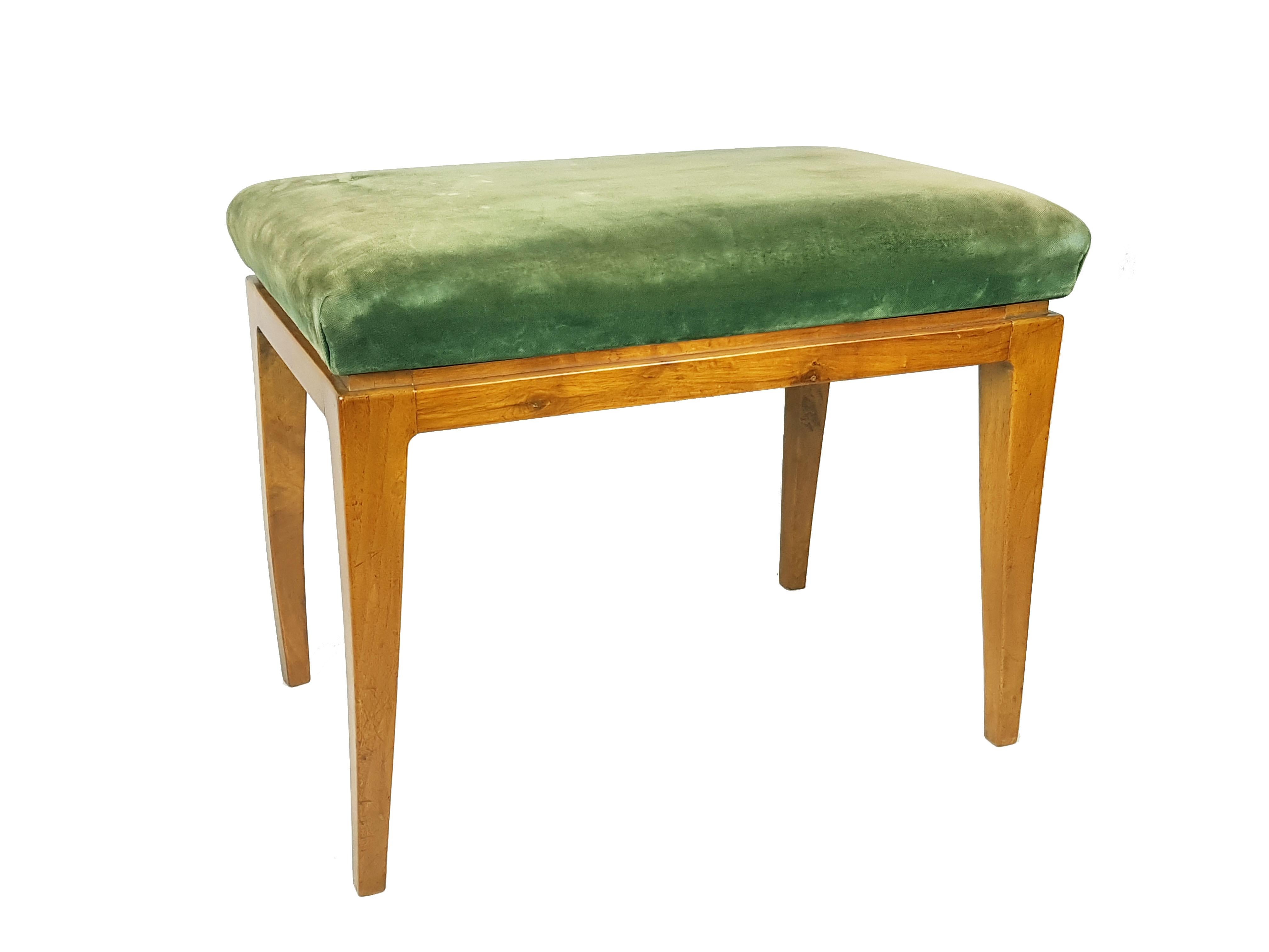 Italian green velvet & wood Mid Century Modern stools/ottomans In Good Condition For Sale In Varese, Lombardia