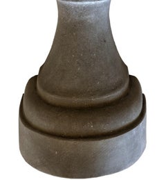 FONTAINE SIMPLE EN CALCAIRE GRIS ITALIEN, XXIe siècle