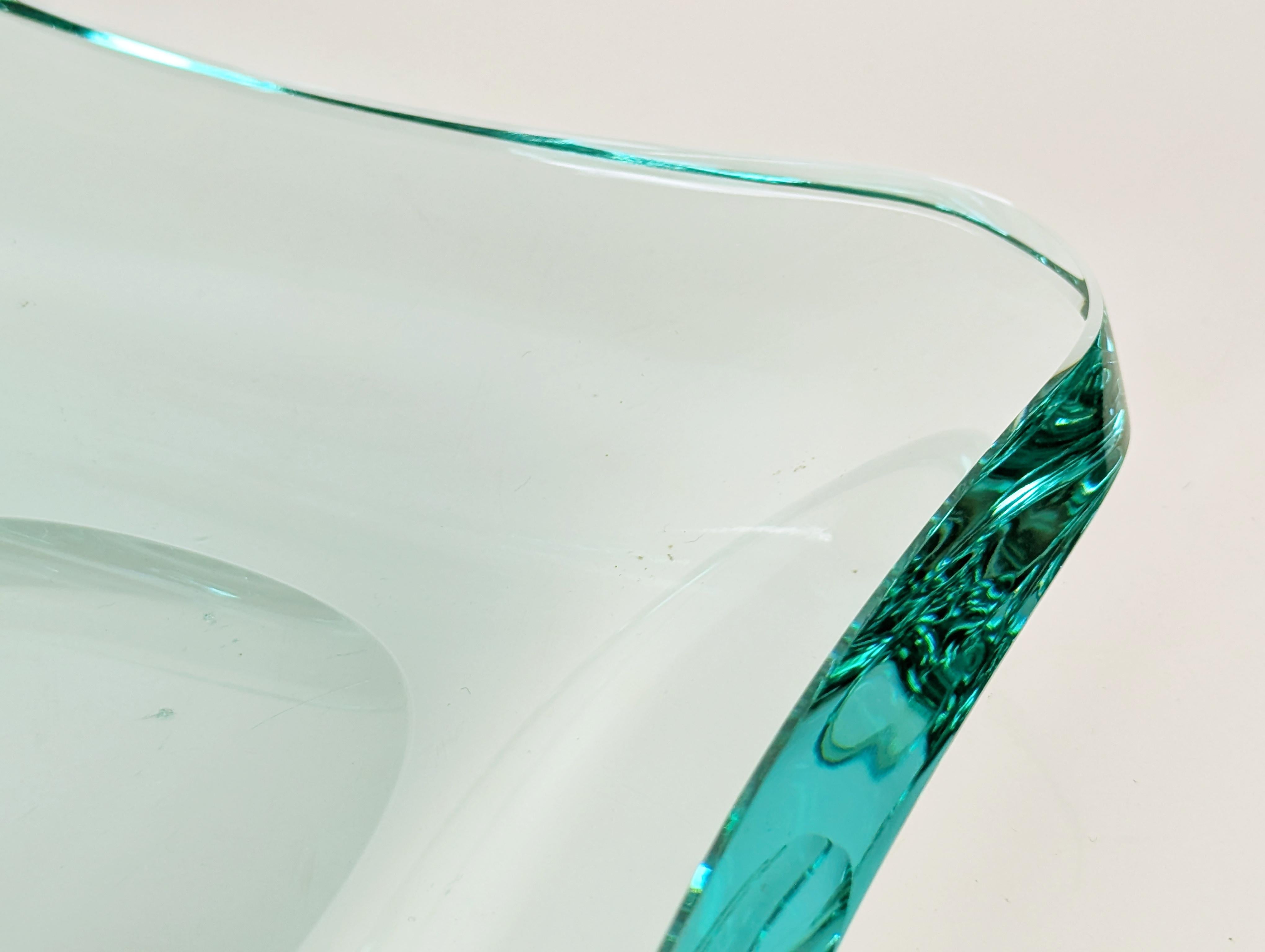 Verre taillé Bol et centre de table italiens en verre meulé et taillé des années 1960 par Fontana Arte en vente