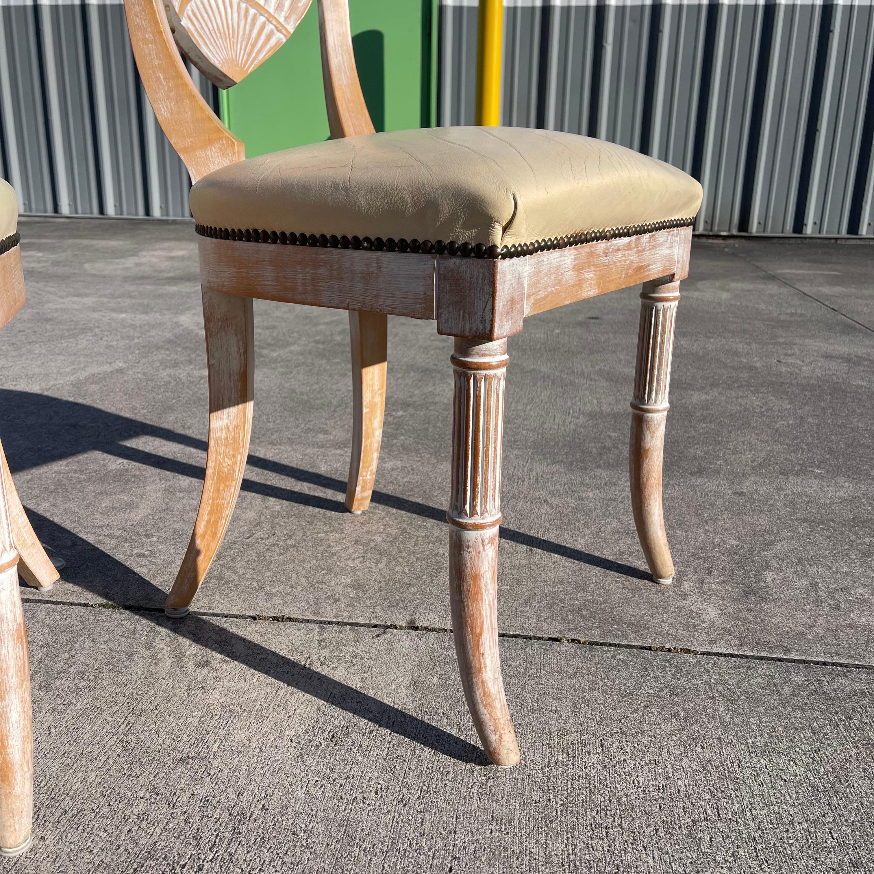Sedie in legno ceramicato con schienale a smerlo in stile grotta italiana, set di 4 pezzi in vendita 4