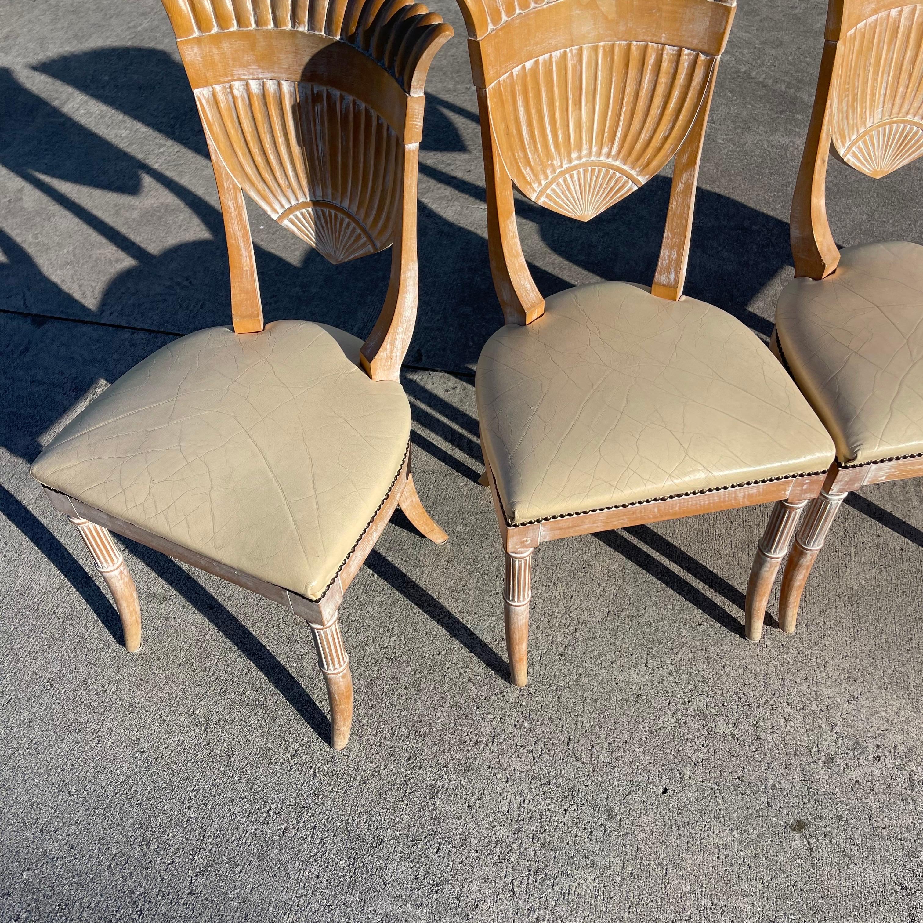 Sedie in legno ceramicato con schienale a smerlo in stile grotta italiana, set di 4 pezzi In condizioni buone in vendita a Jensen Beach, FL