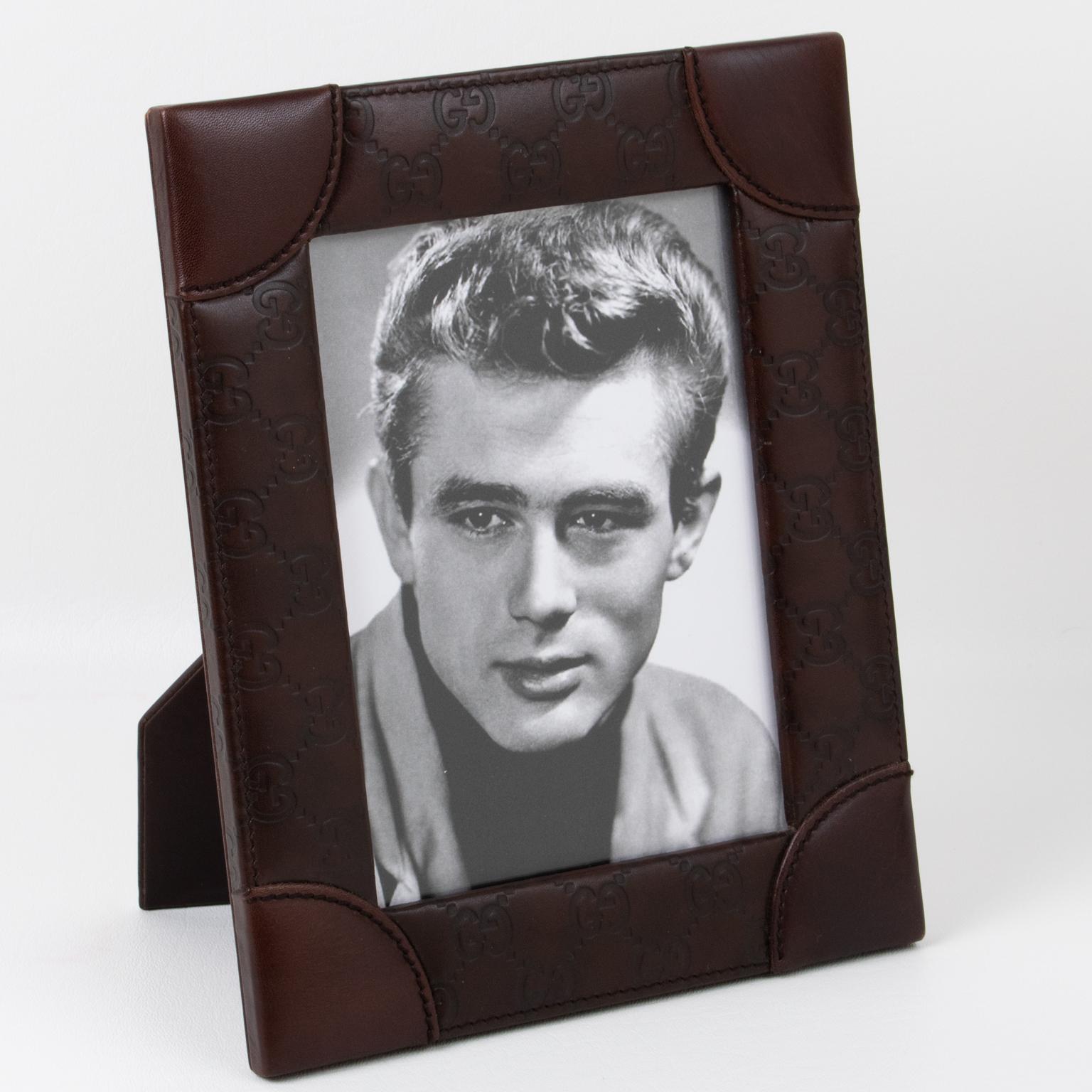 Italian designer Gucci designed this superb leather picture photo frame. The timeless and elegant brown leather has the 