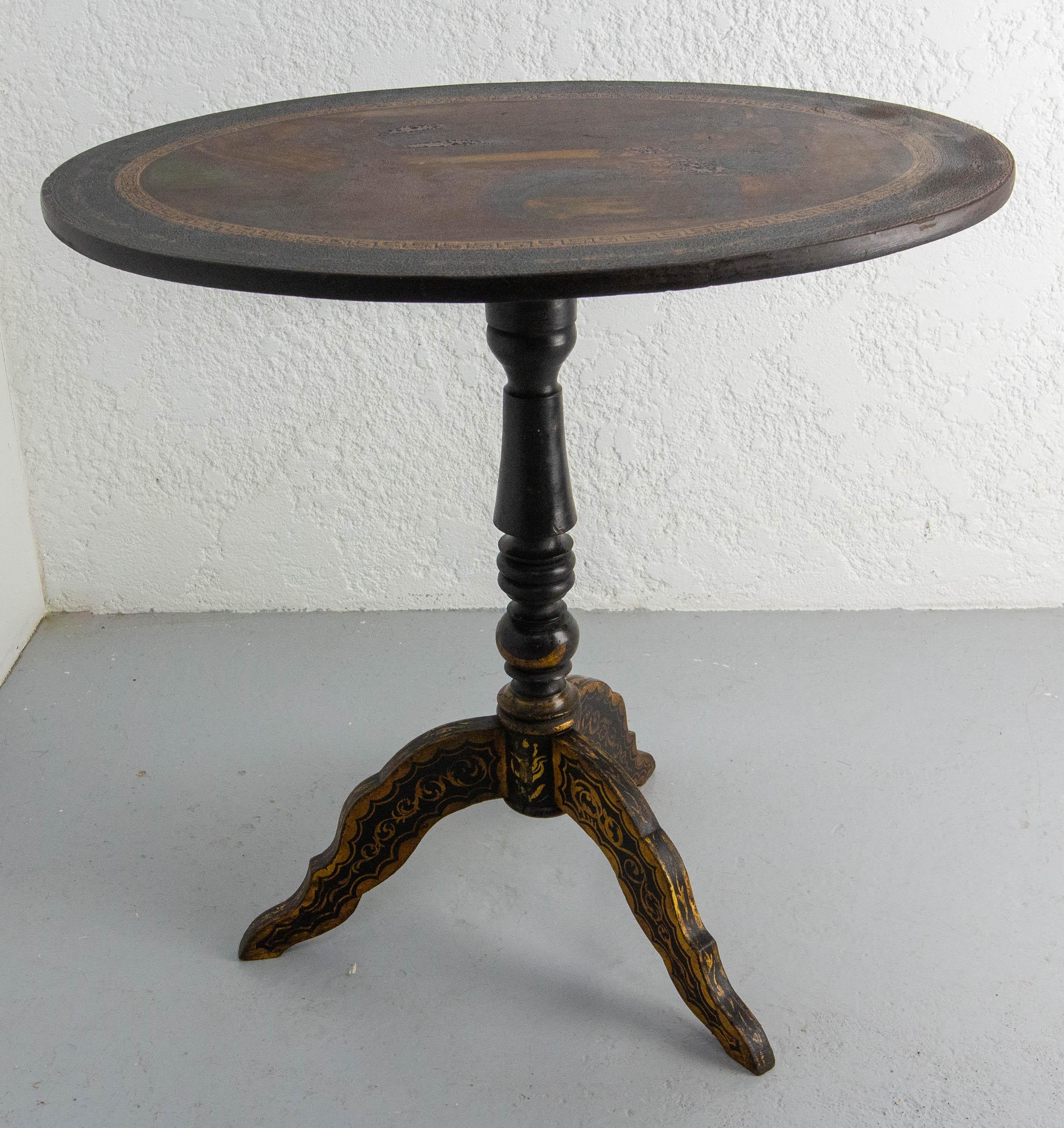 Tavolino pieghevole Gueridon italiano o tavolo con piedistallo Napoleone III fine XIX sec. In condizioni buone in vendita a Labrit, Landes